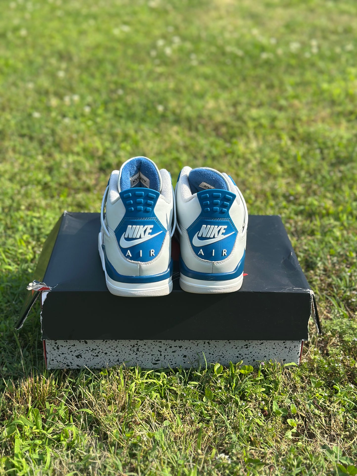 Jordan 4 “Military Blue” Size 8M