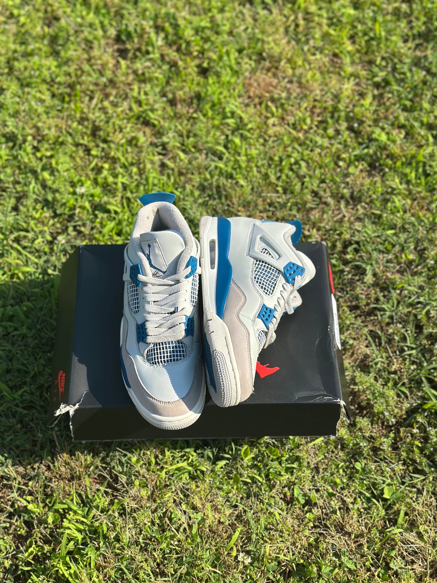 Jordan 4 “Military Blue” Size 8M