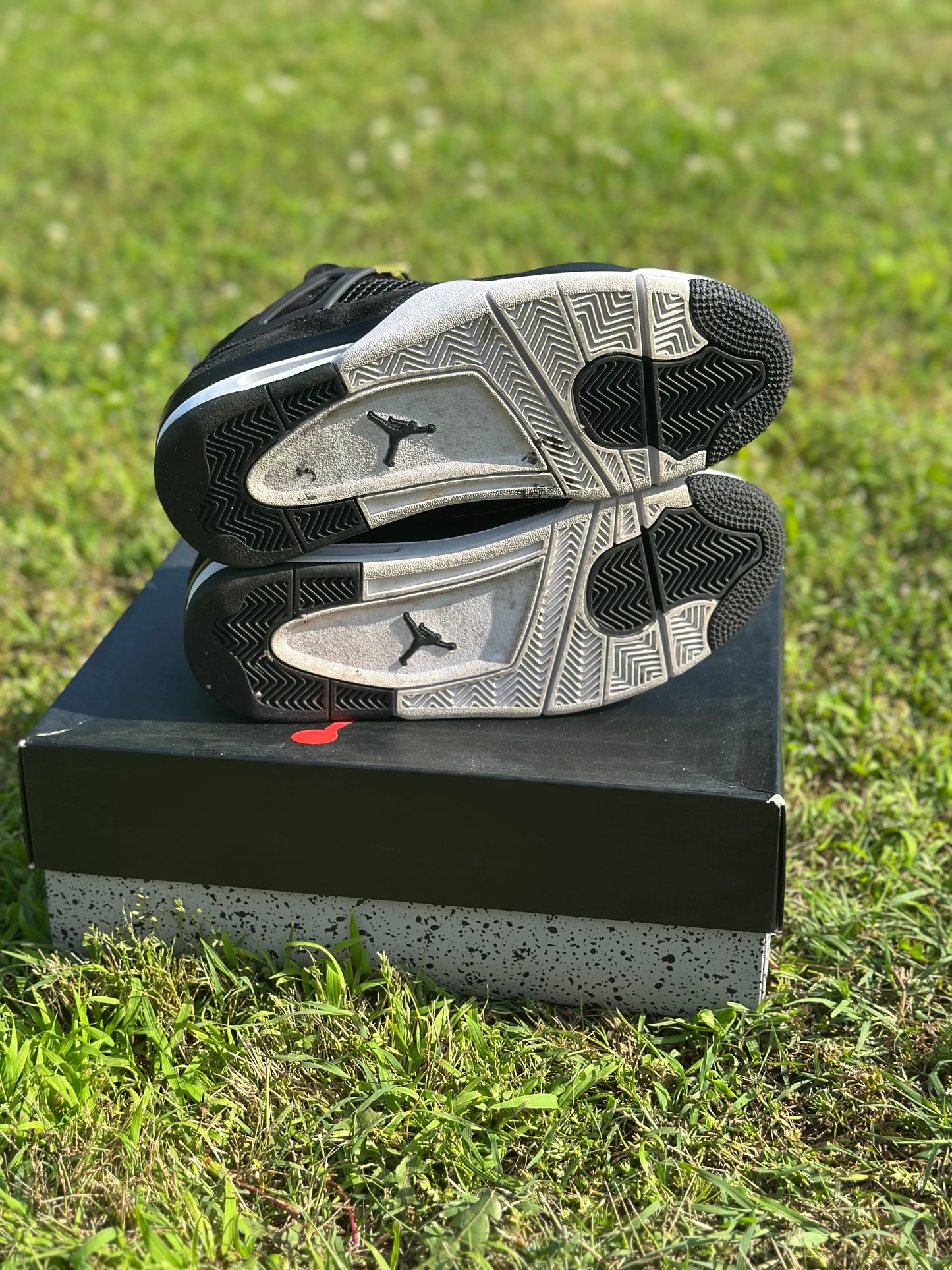 Jordan 4 “Royalty” Size 8M