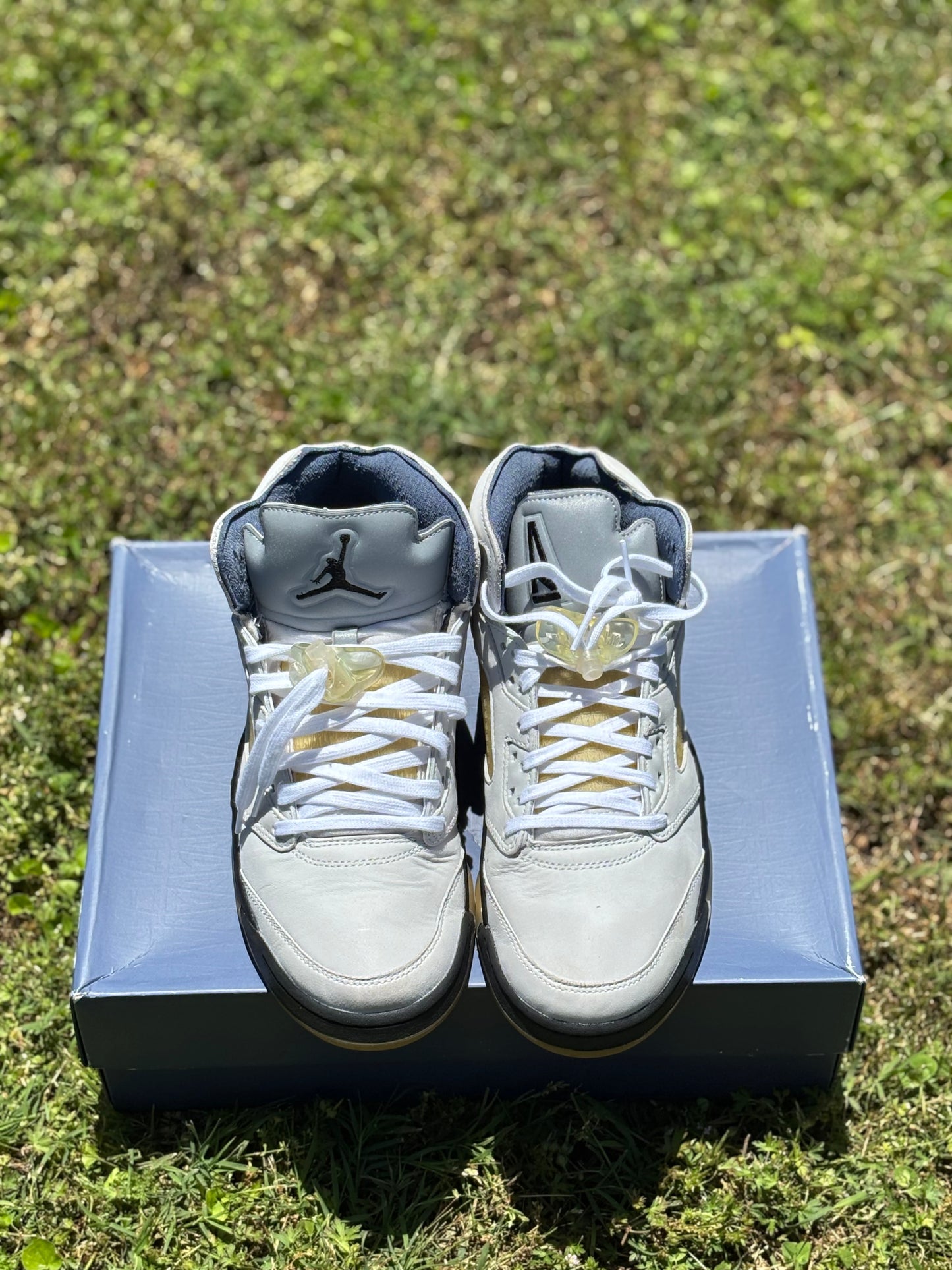 Jordan 5 a ma manier “Dawn” Size 11W (9.5M)