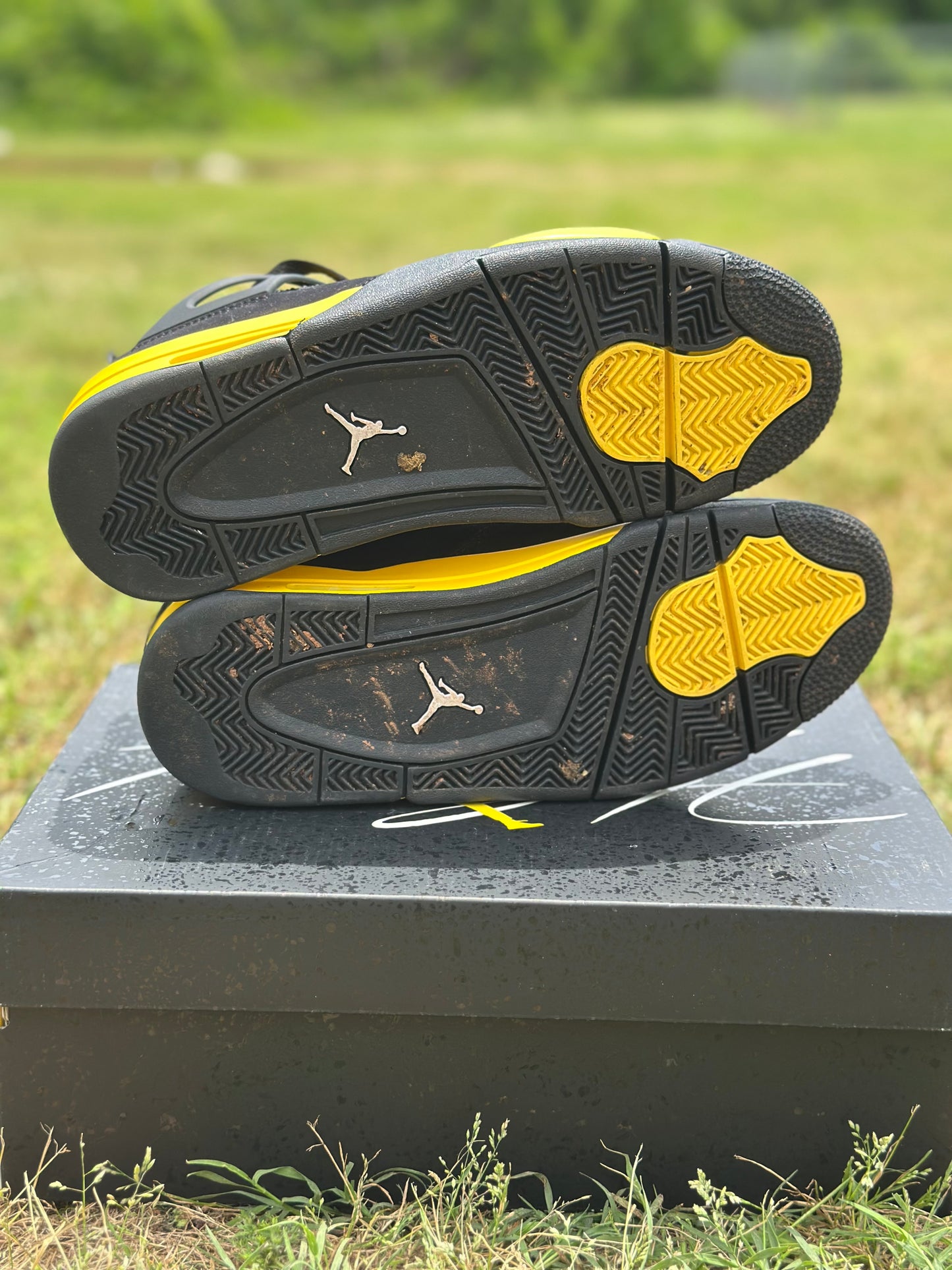 Jordan 4 “Yellow Thunder” Size 9M
