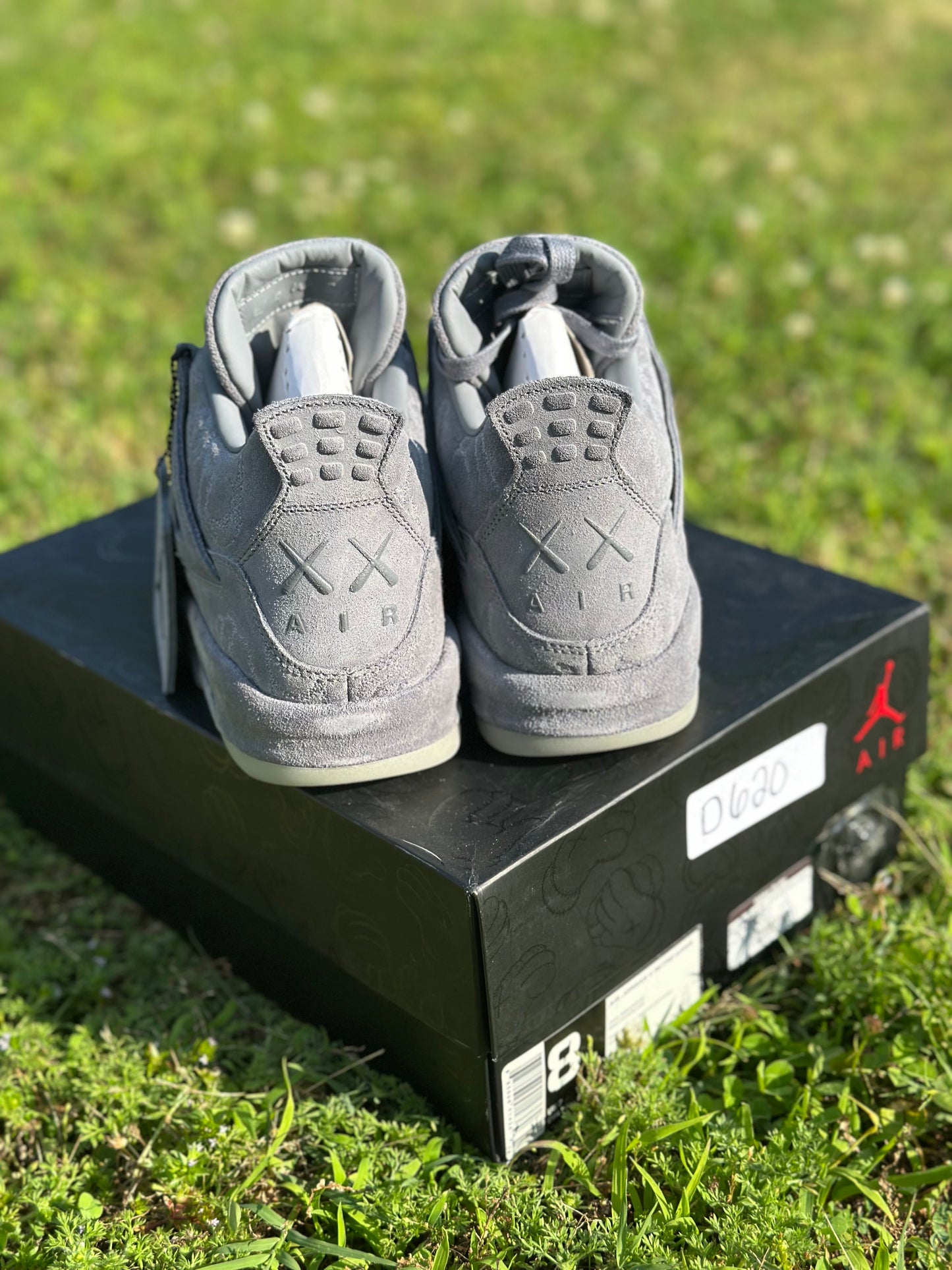 Jordan 4 “Kaws Grey” Size 8M