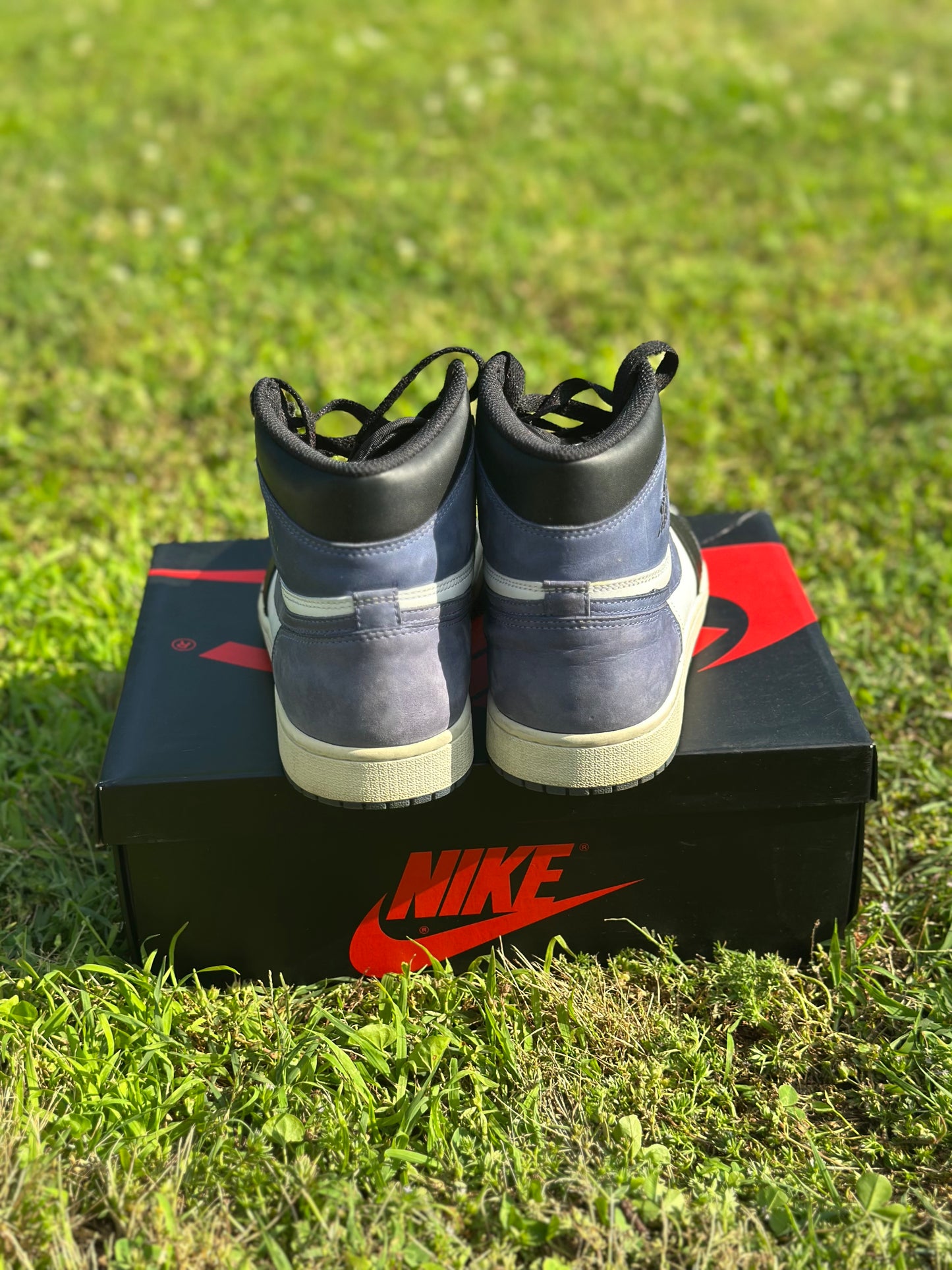 Jordan 1 High “Blue Moon” Size 8.5M