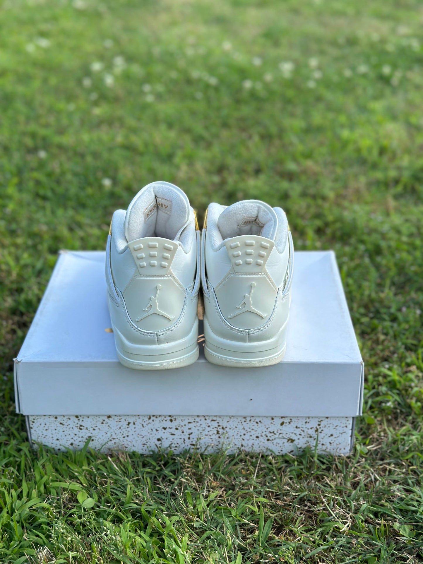 Jordan 4 “Metallic Gold” Size 10W (8.5M)