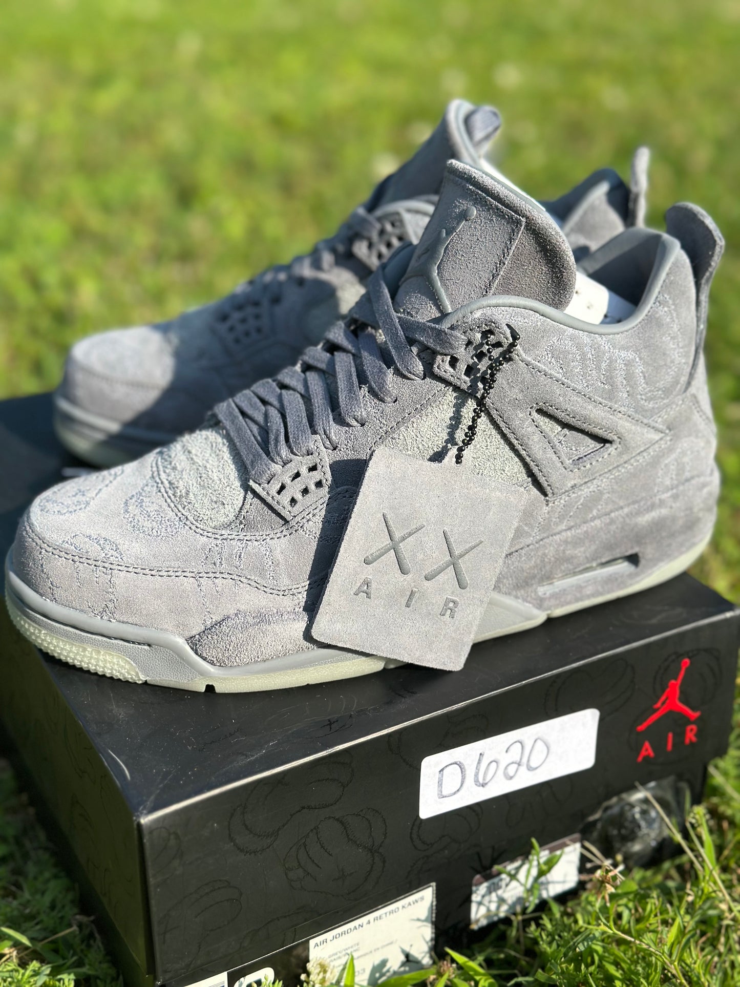 Jordan 4 “Kaws Grey” Size 8M