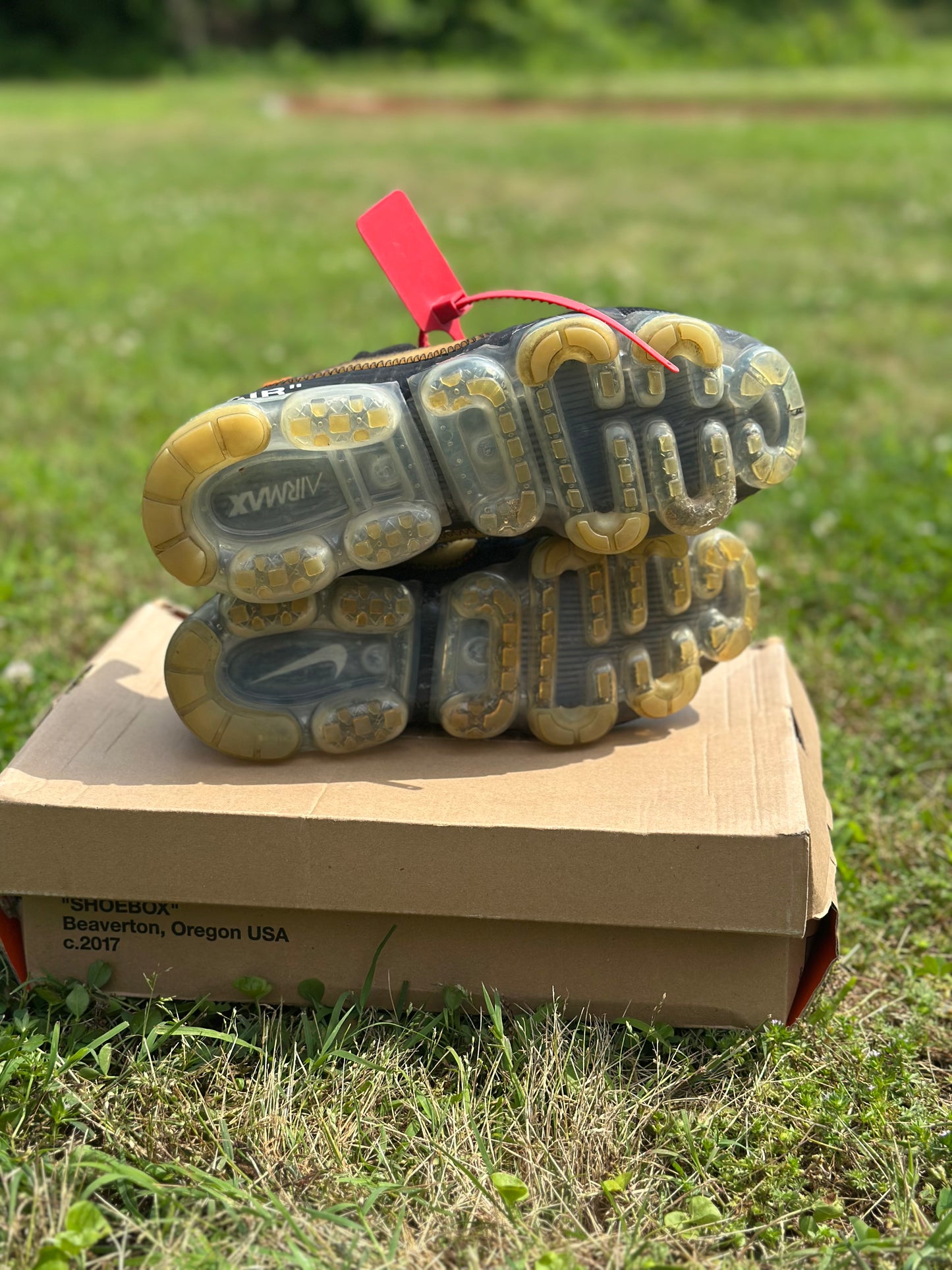 Nike Offwhite Vapormax “Black” Size 10.5M