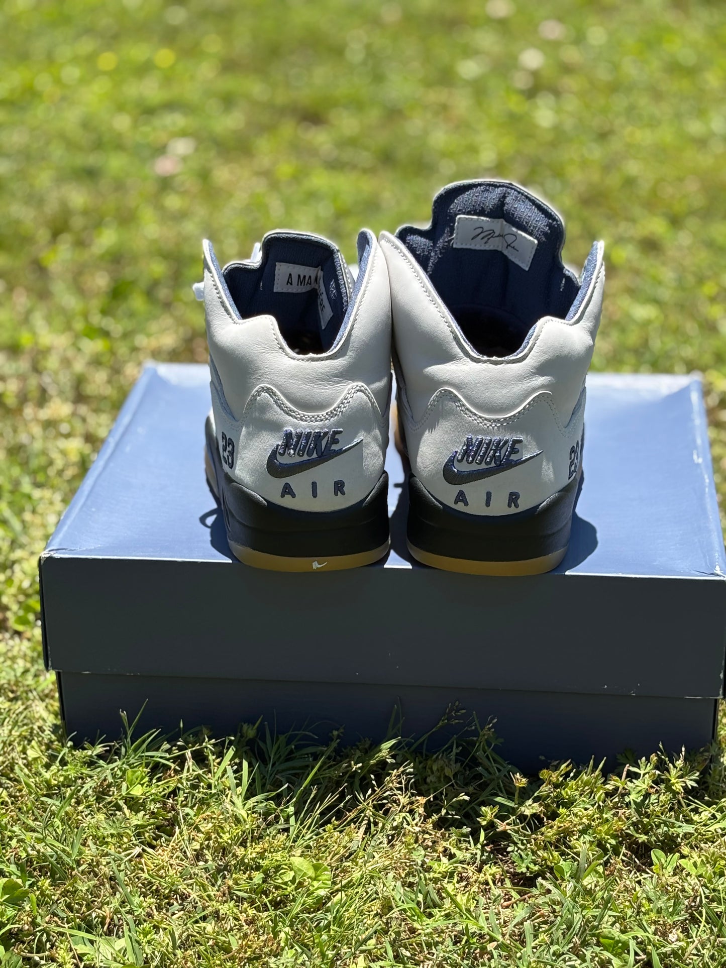 Jordan 5 a ma manier “Dawn” Size 11W (9.5M)