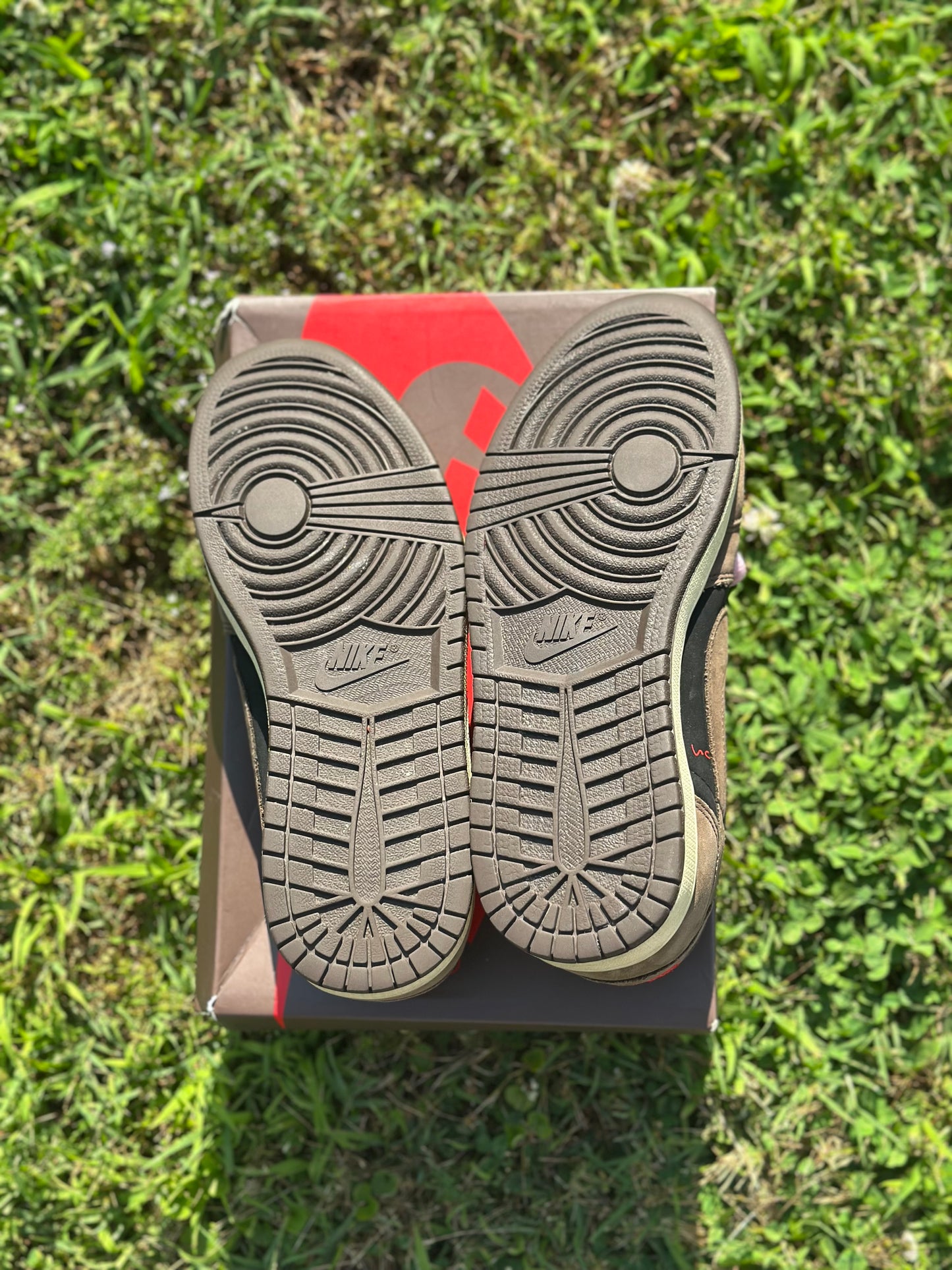 Jordan 1 Low “Travis Scott Mocha” Size 8M