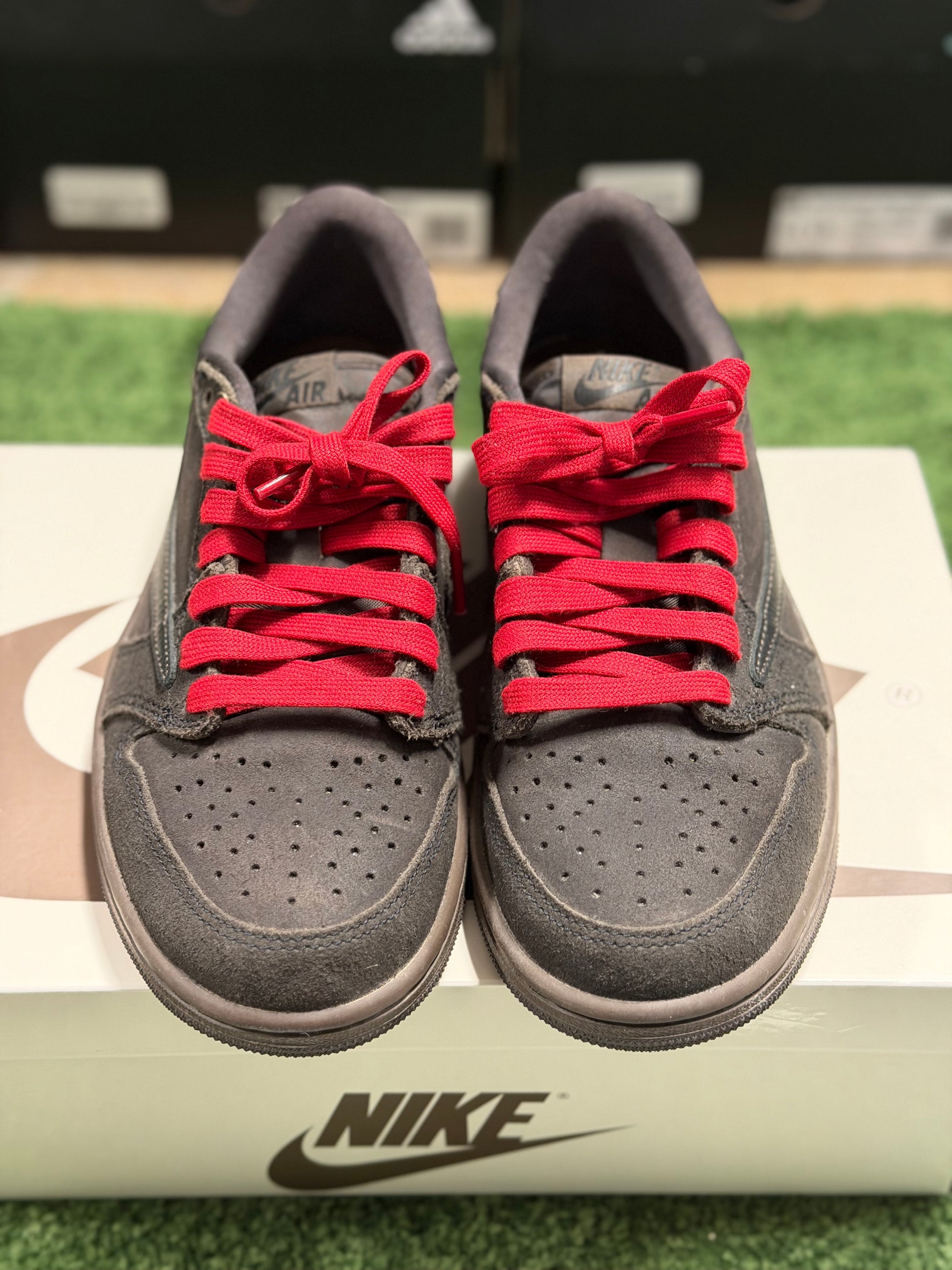 Jordan 1 Retro Low OG SP Travis Scott Velvet Brown