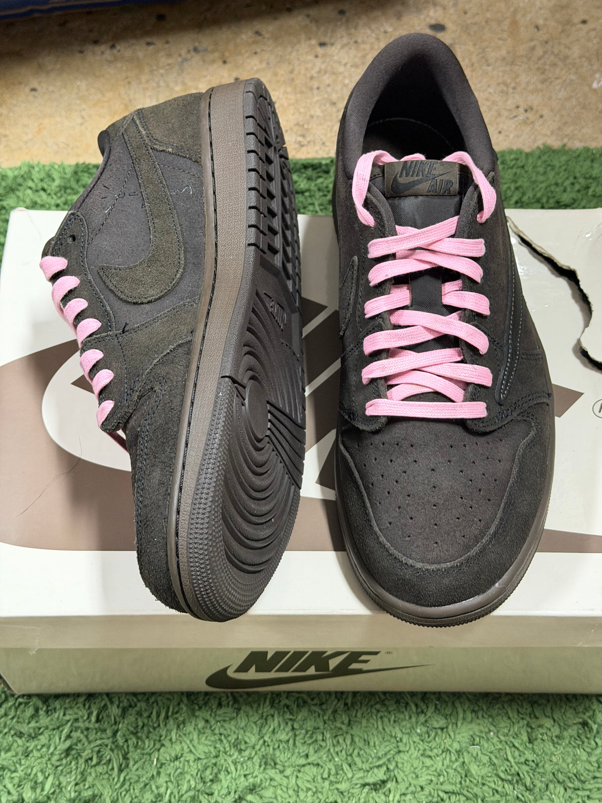 Jordan 1 Retro Low OG SP Travis Scott Velvet Brown