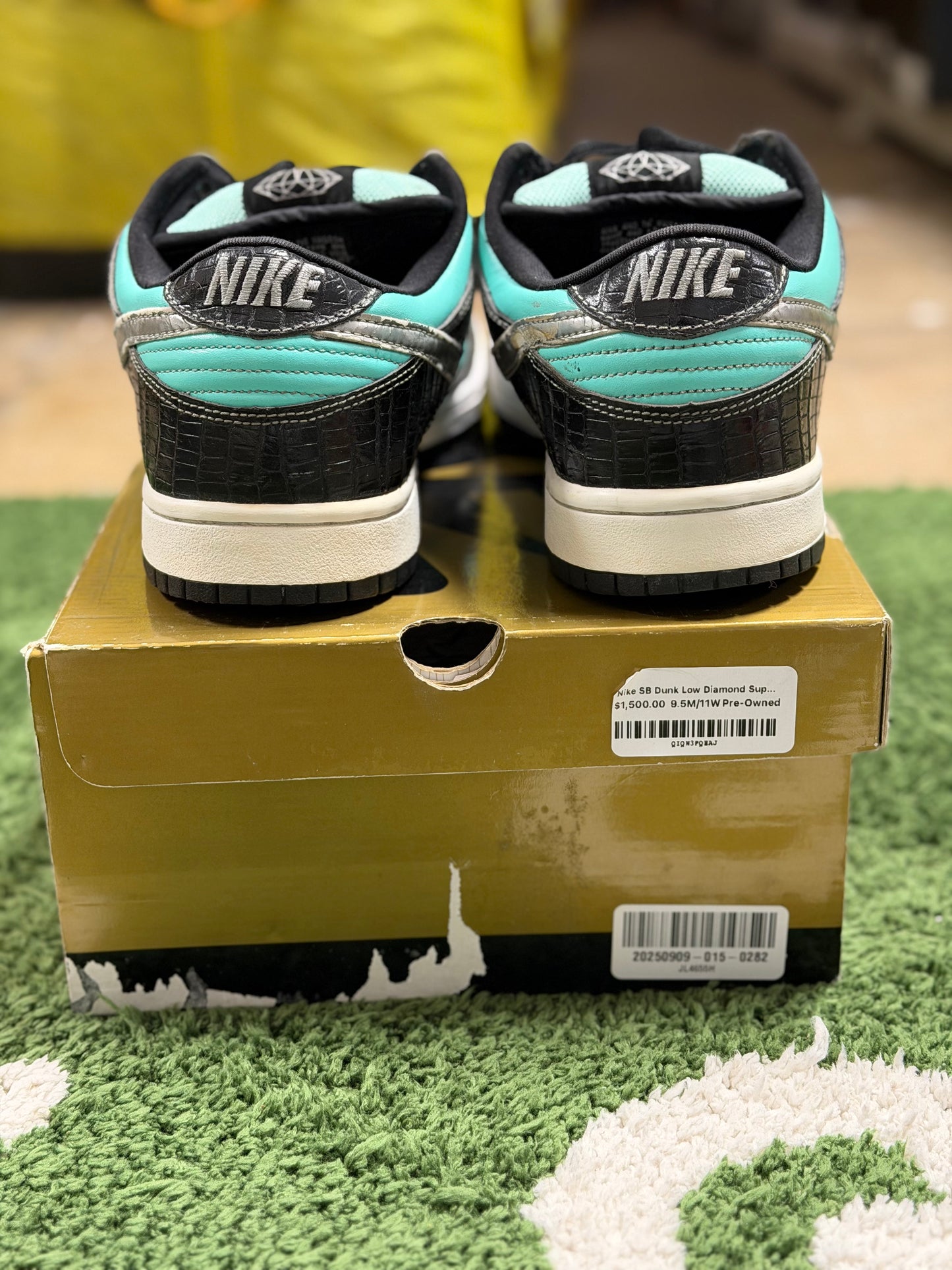 Nike SB Dunk Low Diamond Supply Co.