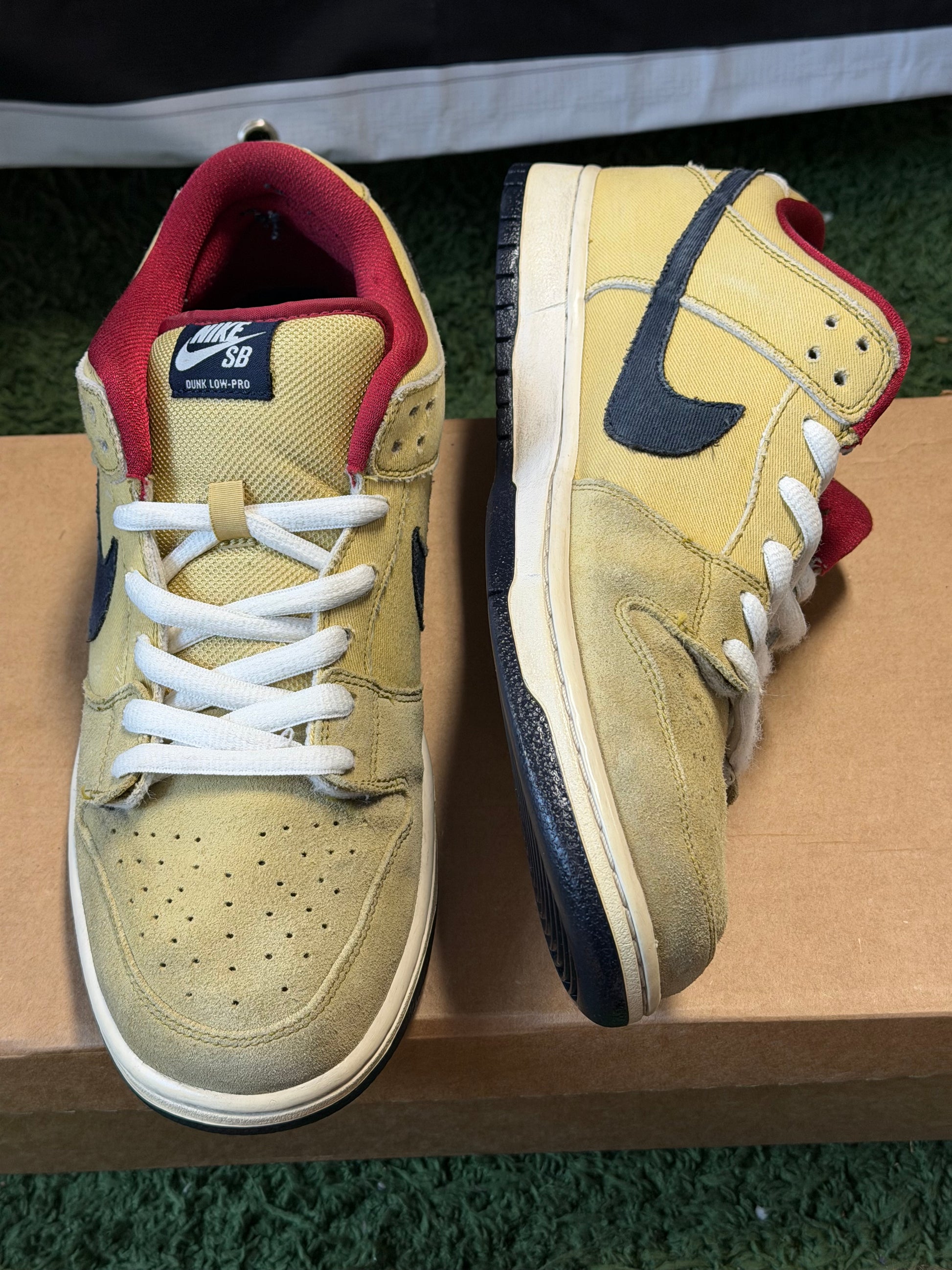 Nike SB Dunk Low Gold Dust