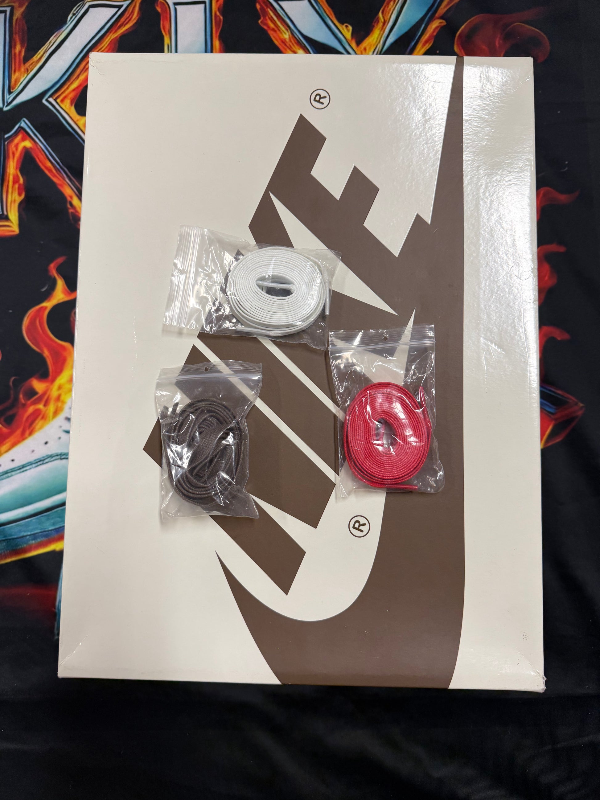 JORDAN 1 LOW TRAVIS SCOTT REVERSE MOCHA