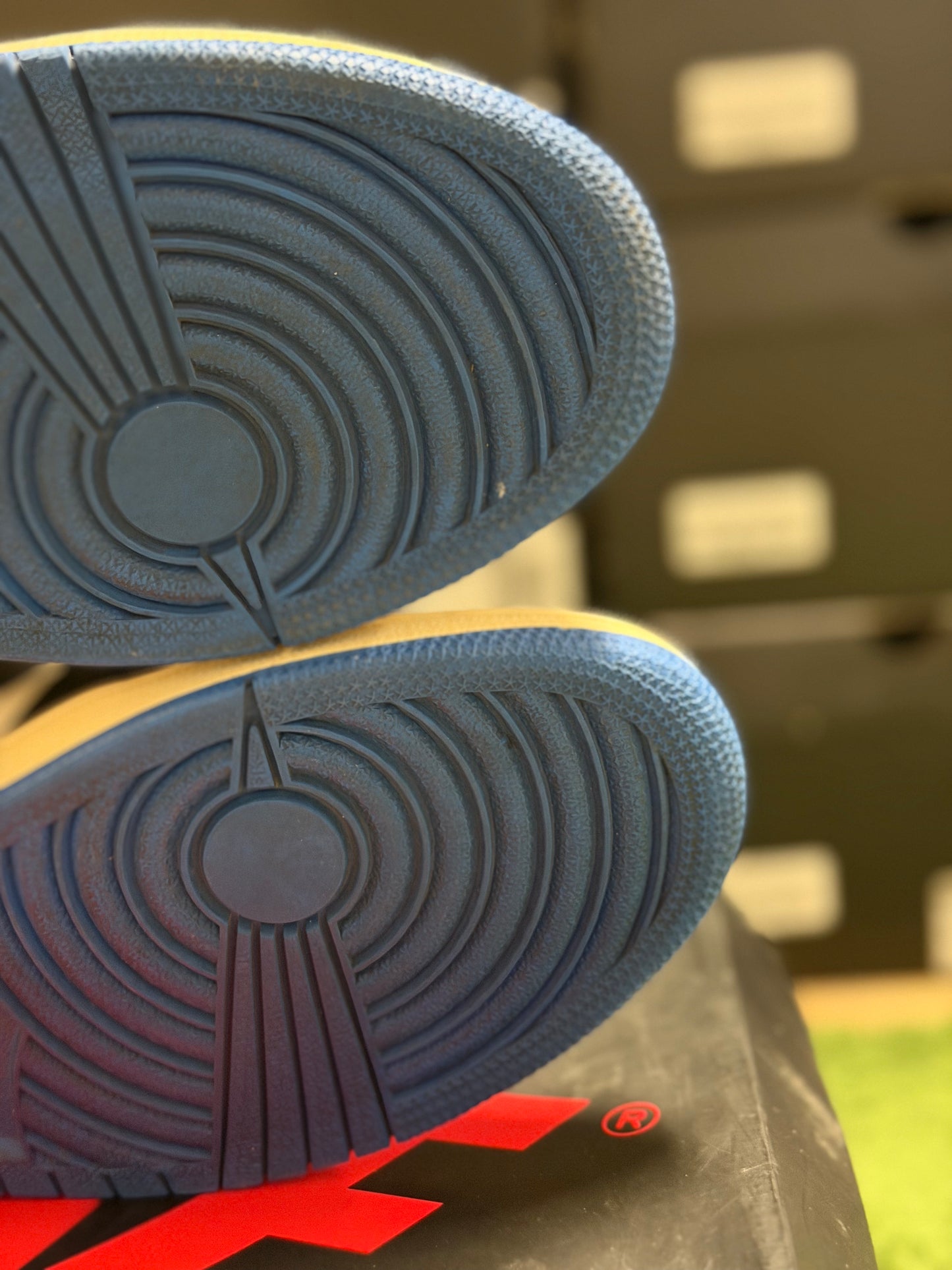 Jordan 1 Retro Low OG SP Fragment x Travis Scott