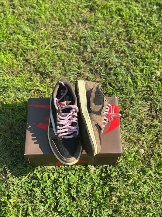 Jordan 1 Low “Travis Scott Mocha” Size 8M