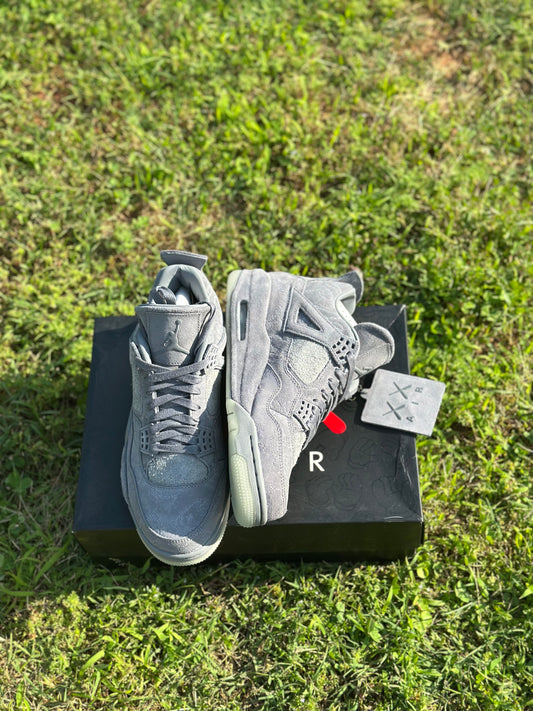 Jordan 4 “Kaws Grey” Size 8M