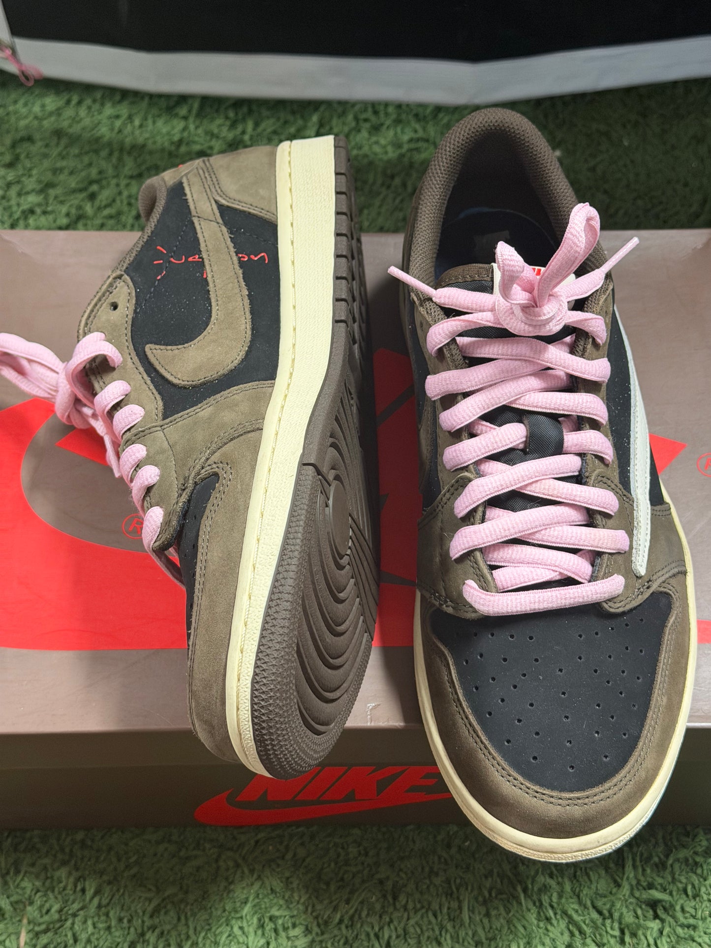 Jordan 1 Retro Low OG SP Travis Scott Mocha