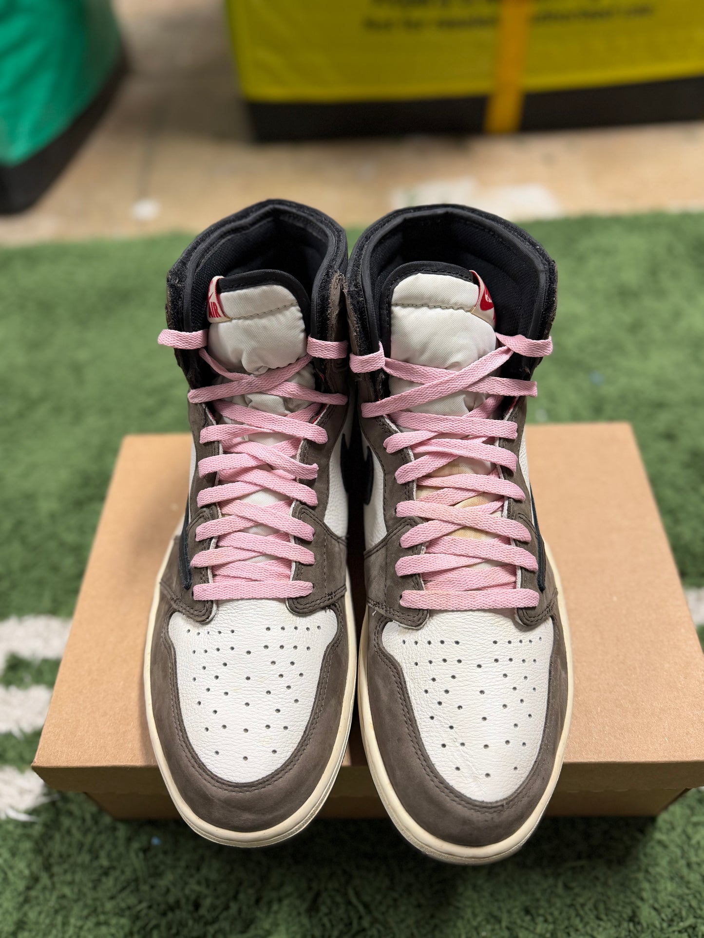Jordan 1 Retro High OG SP Travis Scott Mocha