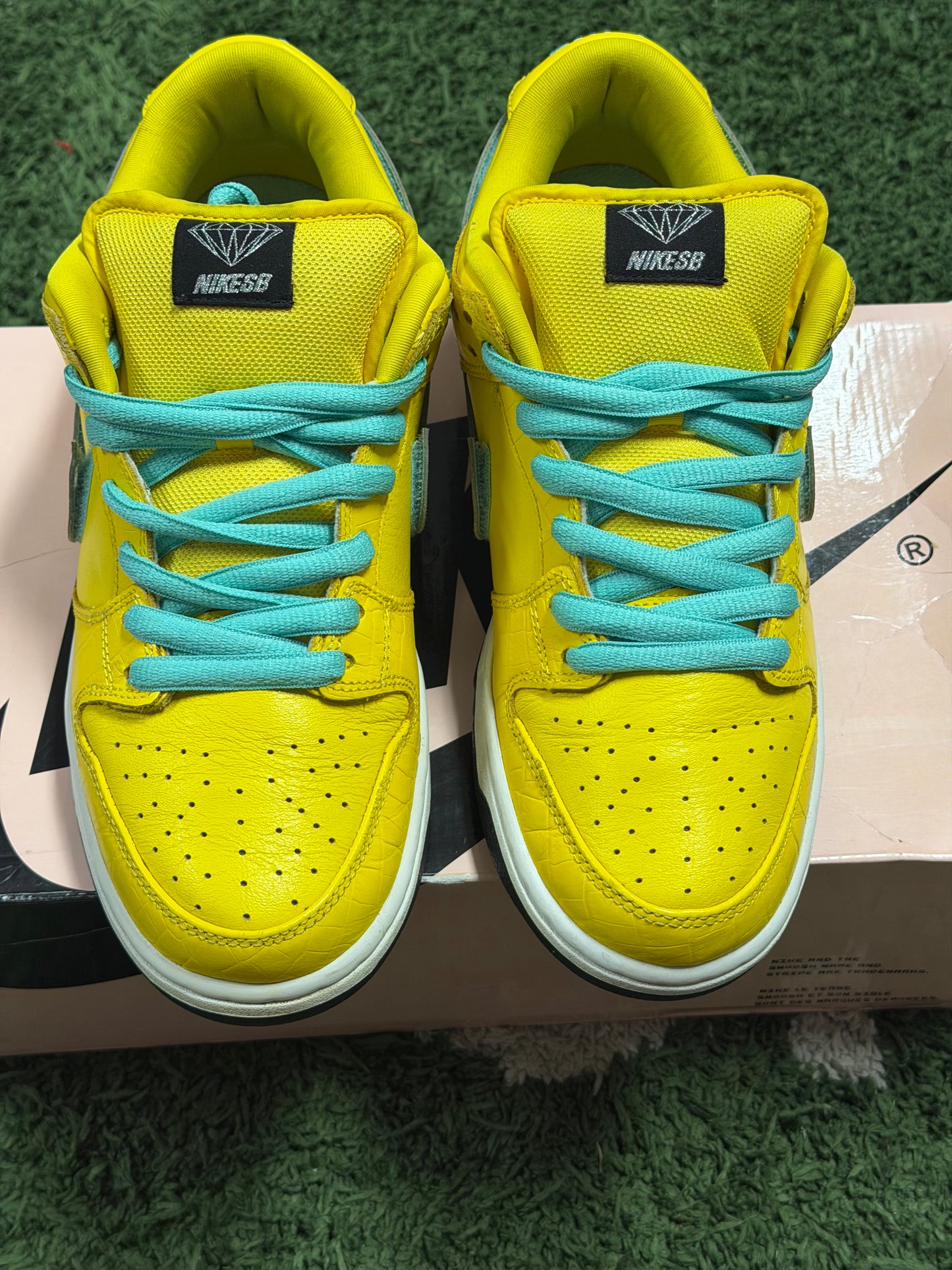 Nike SB Dunk Low Diamond Supply Co. Canary Diamond (Friends and Family)