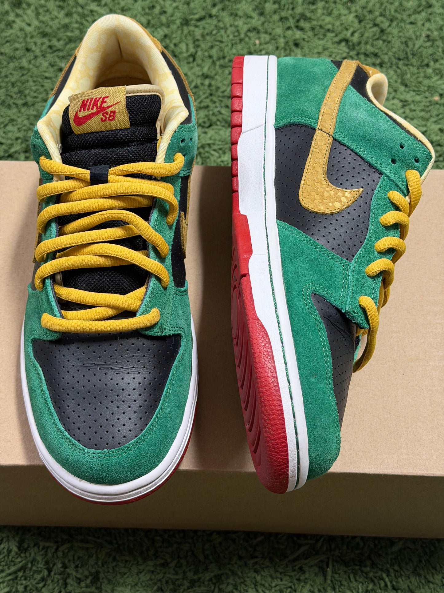 Nike SB Dunk Low Miller High Life