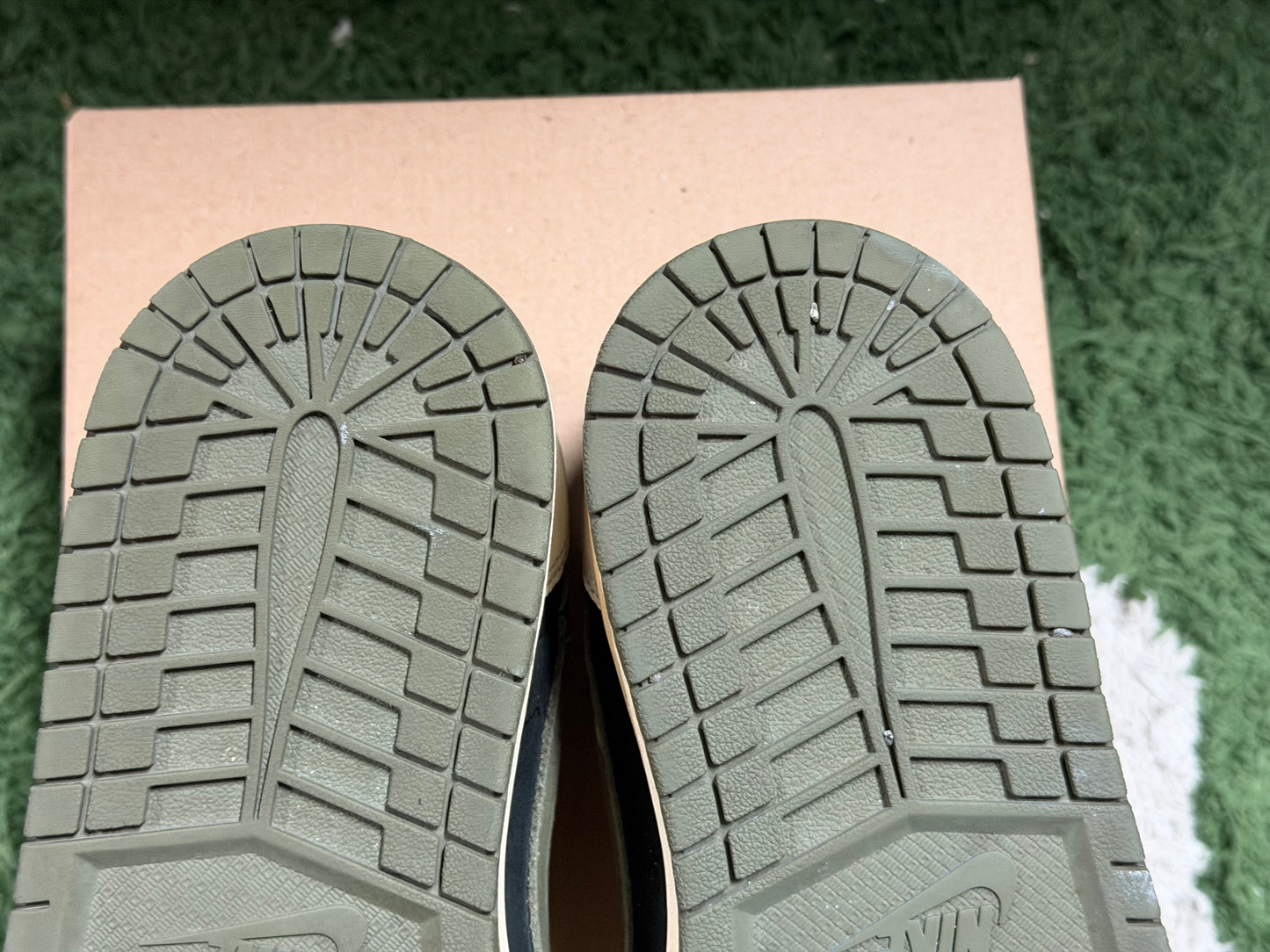 Jordan 1 Retro Low OG SP Travis Scott Olive (Women's)