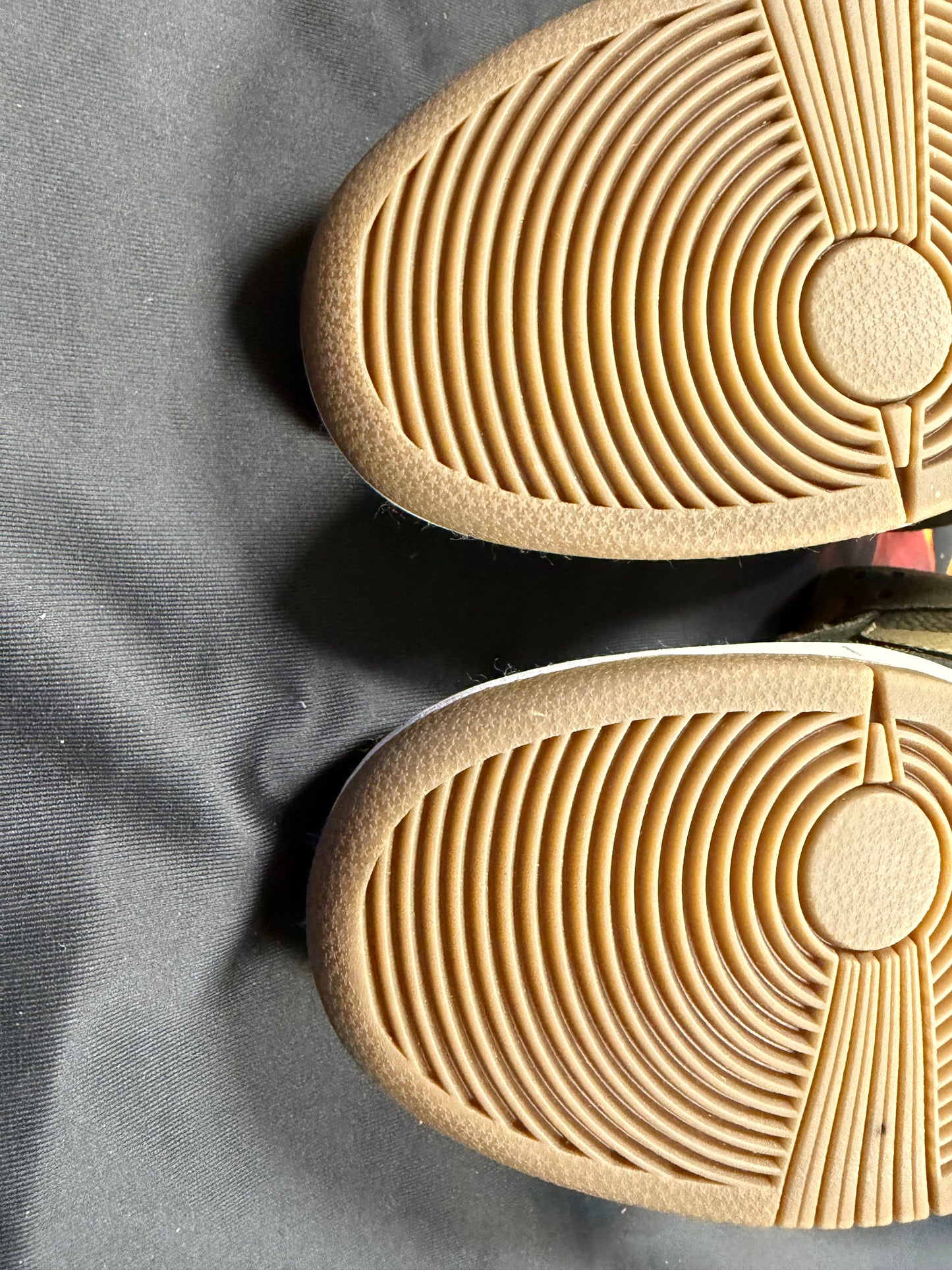 NIKE SB DUNK LOW SEQUOIA WHITE GUM