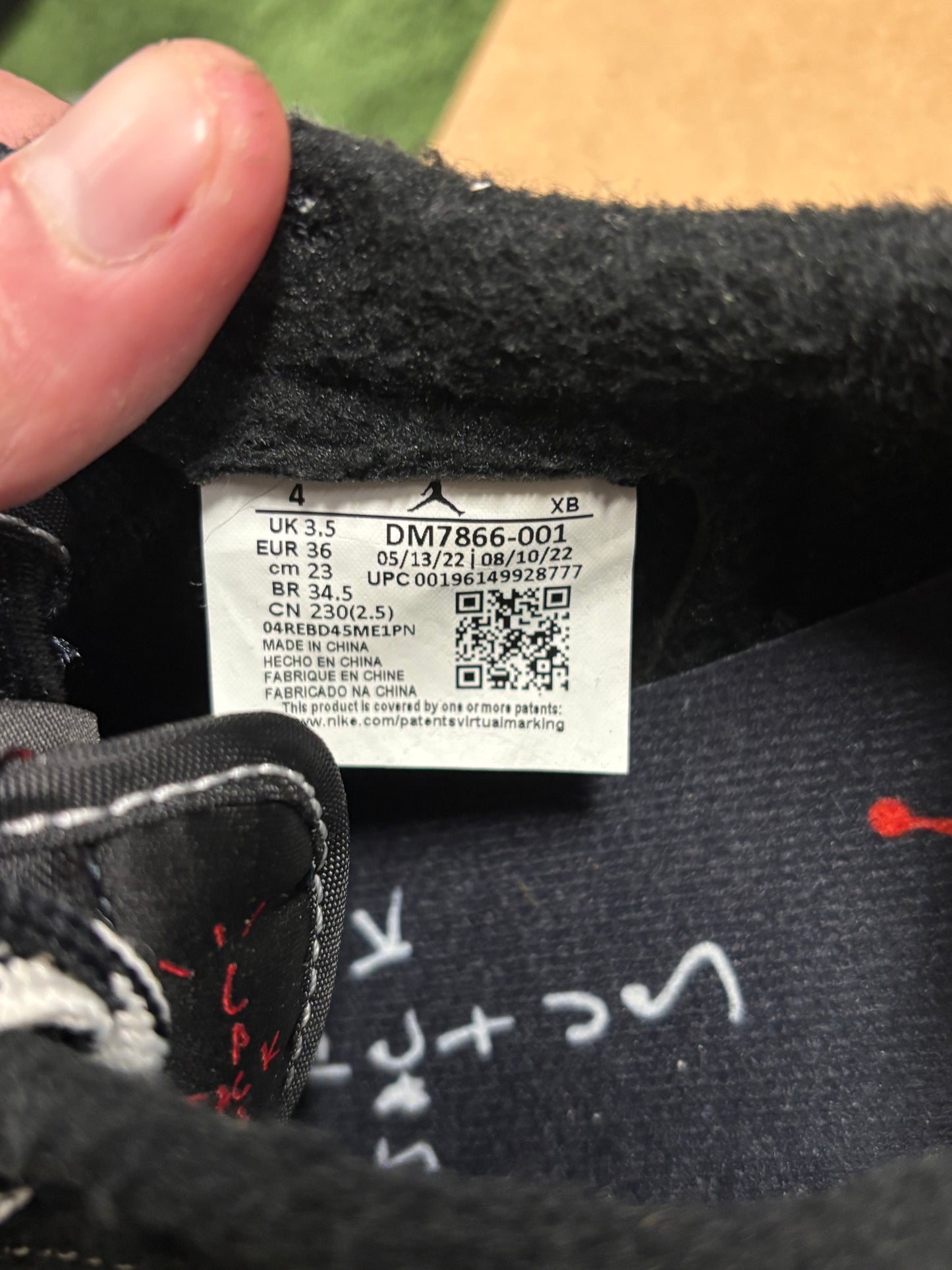 JORDAN 1 LOW TRAVIS SCOTT PHANTOM