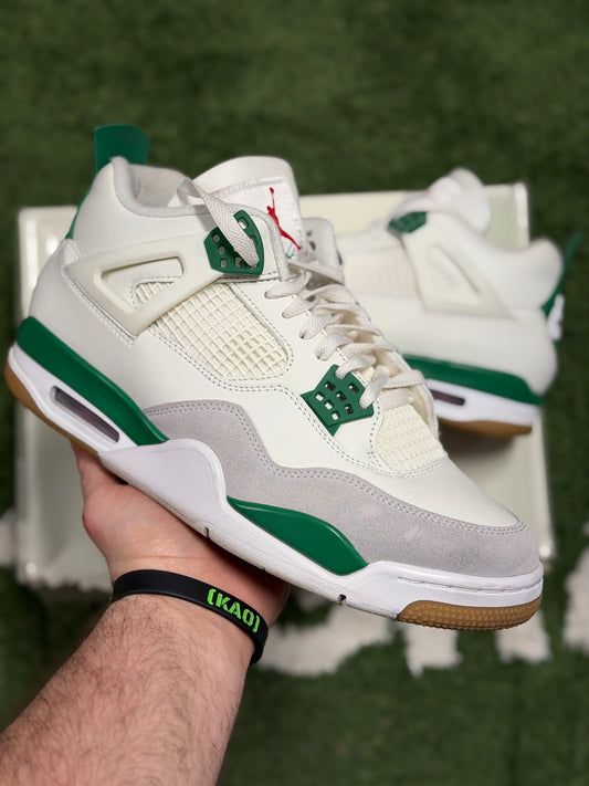 Jordan 4 Retro SB Pine Green