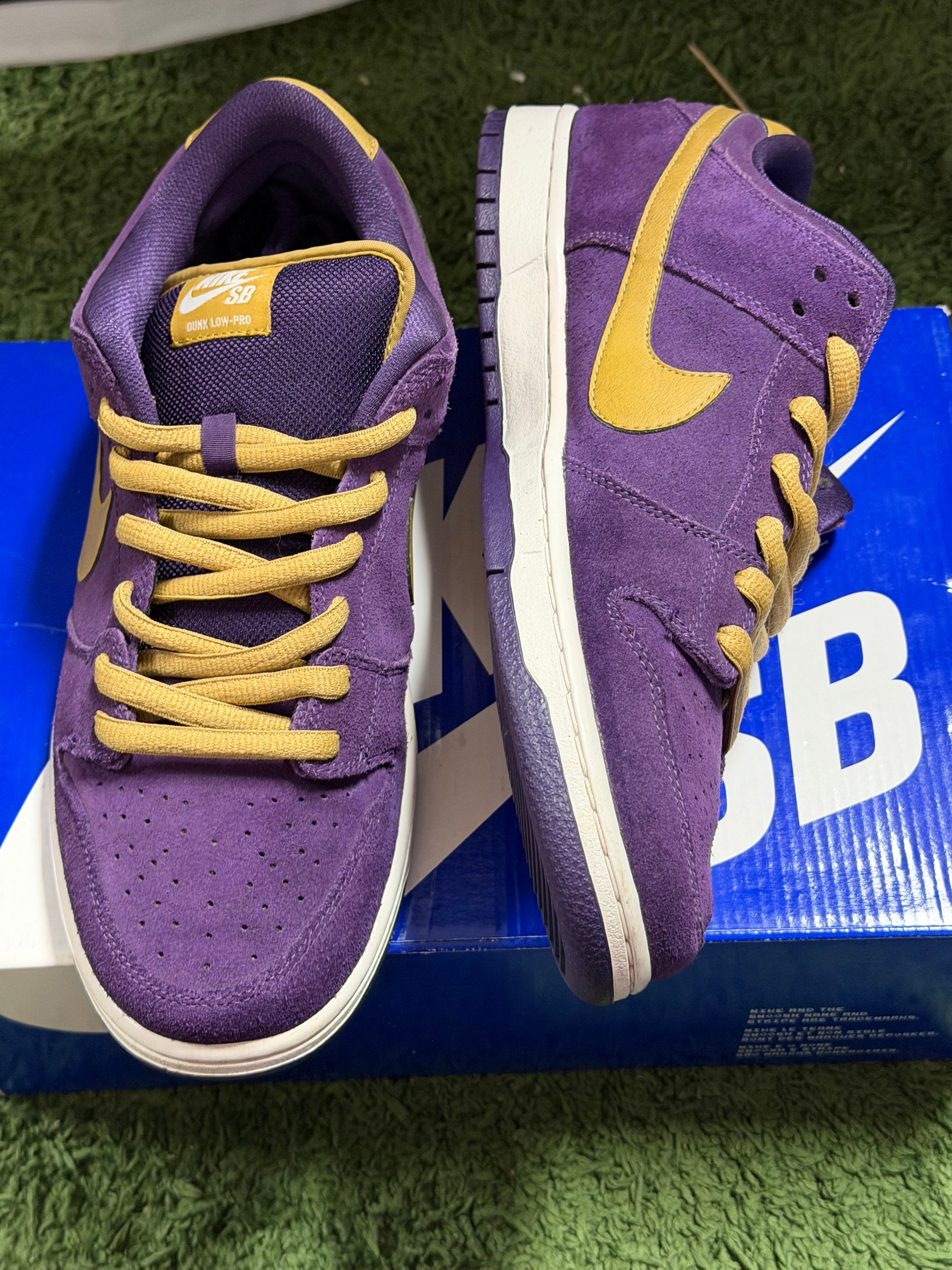 Nike SB Dunk Low Crown Royal