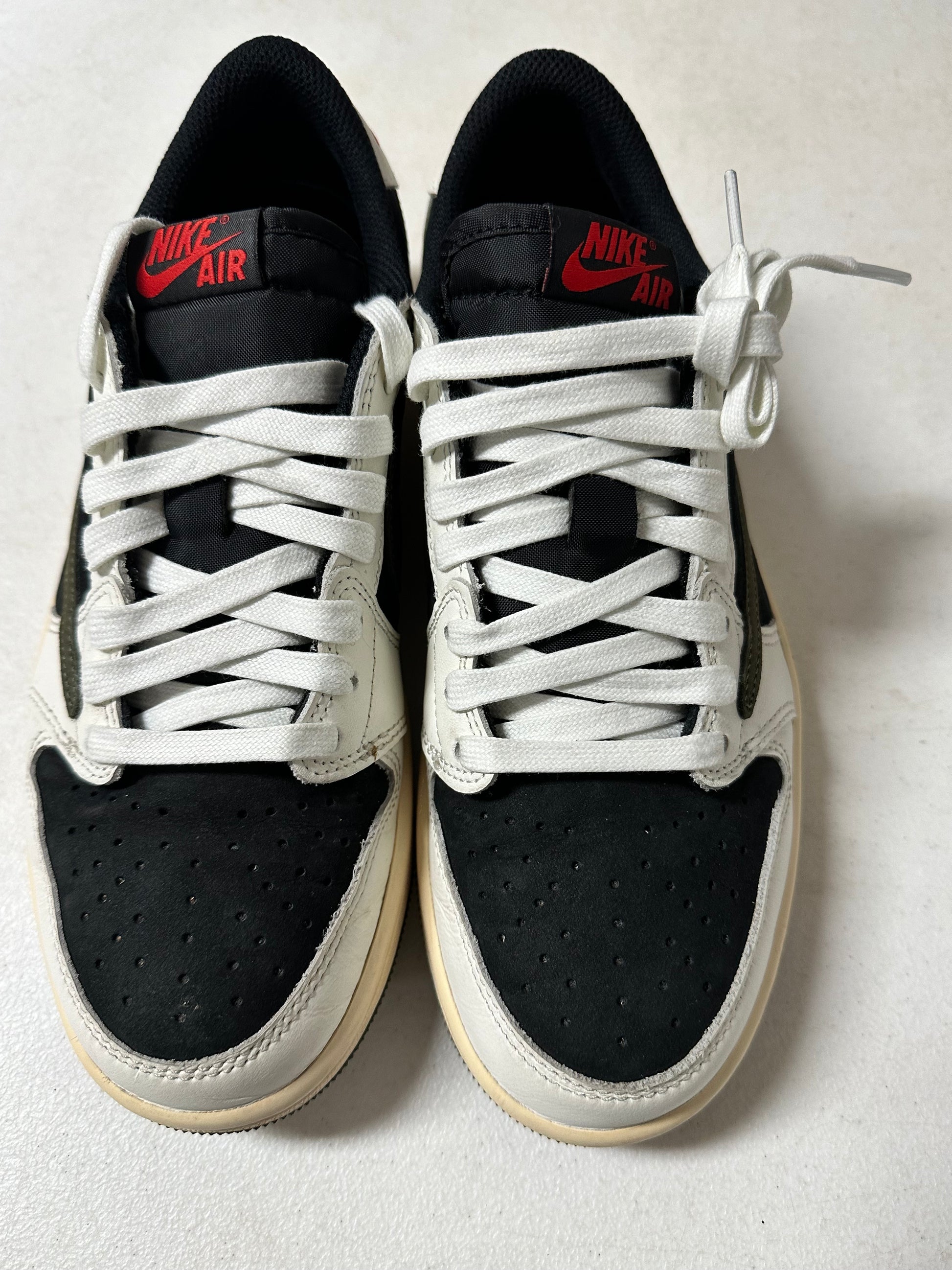 JORDAN 1 LOW TRAVIS SCOTT OLIVE