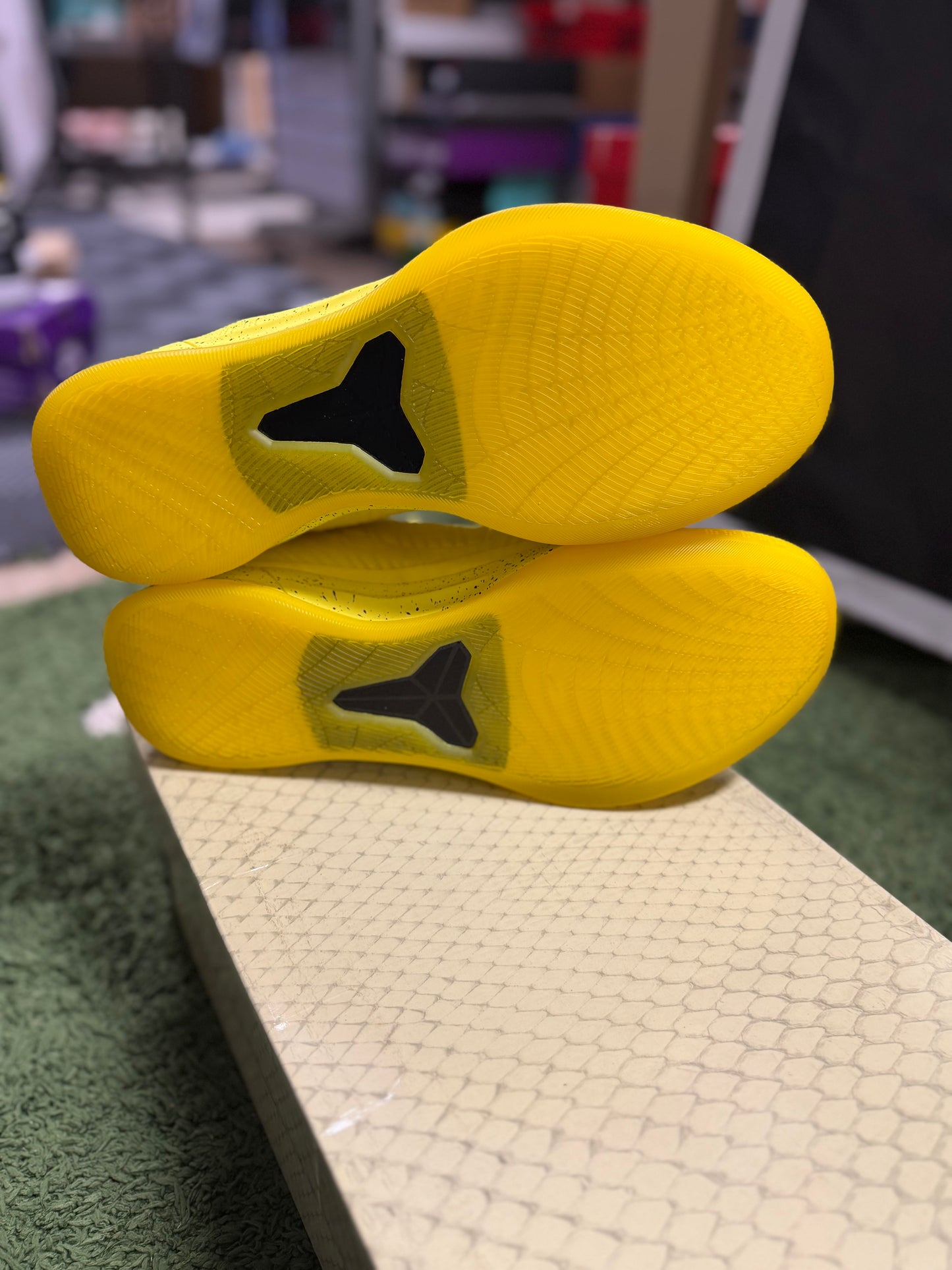 Nike Kobe A.D. Mid Optimism