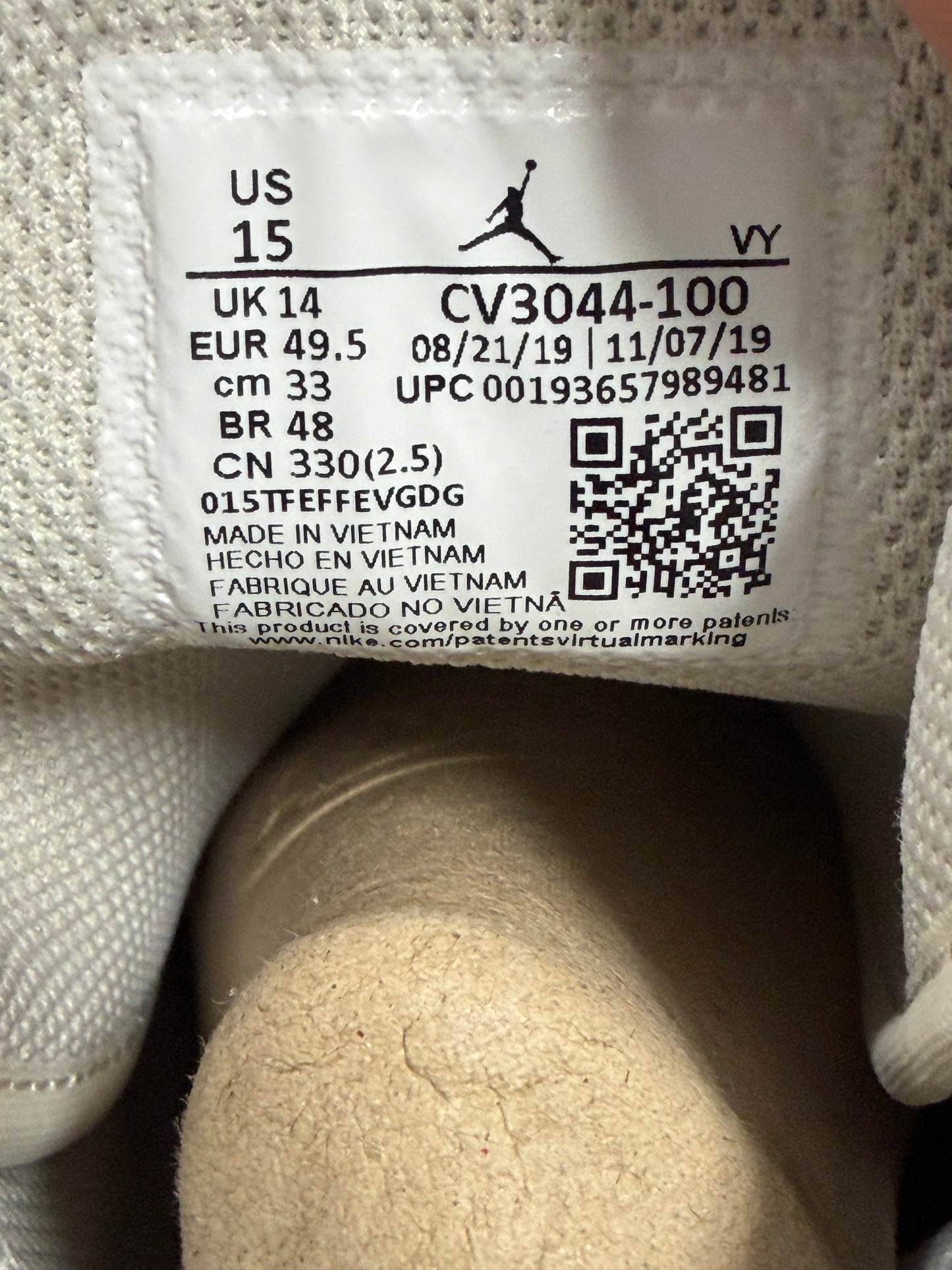 Jordan 1 Mid Milan