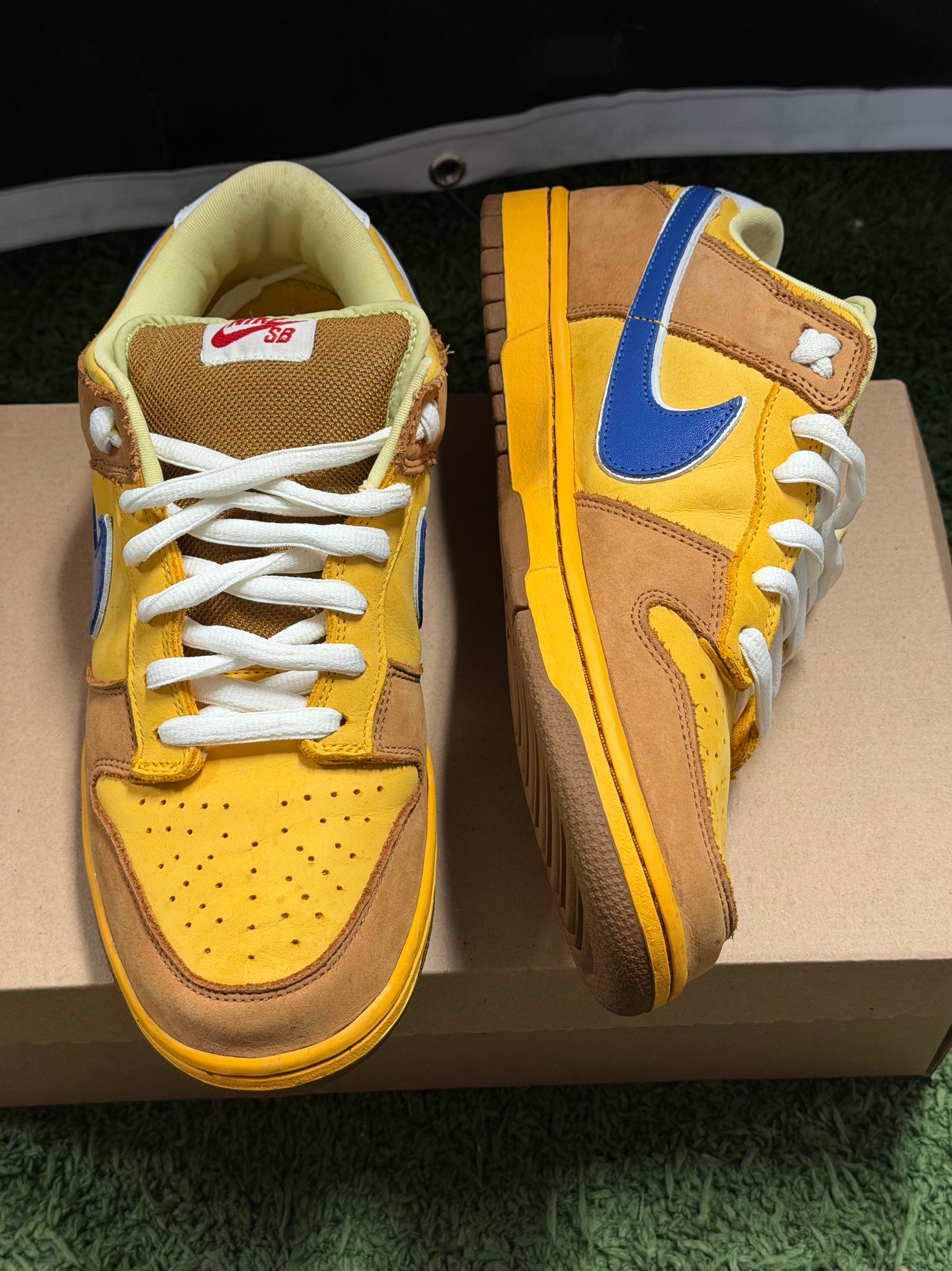 Nike SB Dunk Low Newcastle Brown Ale