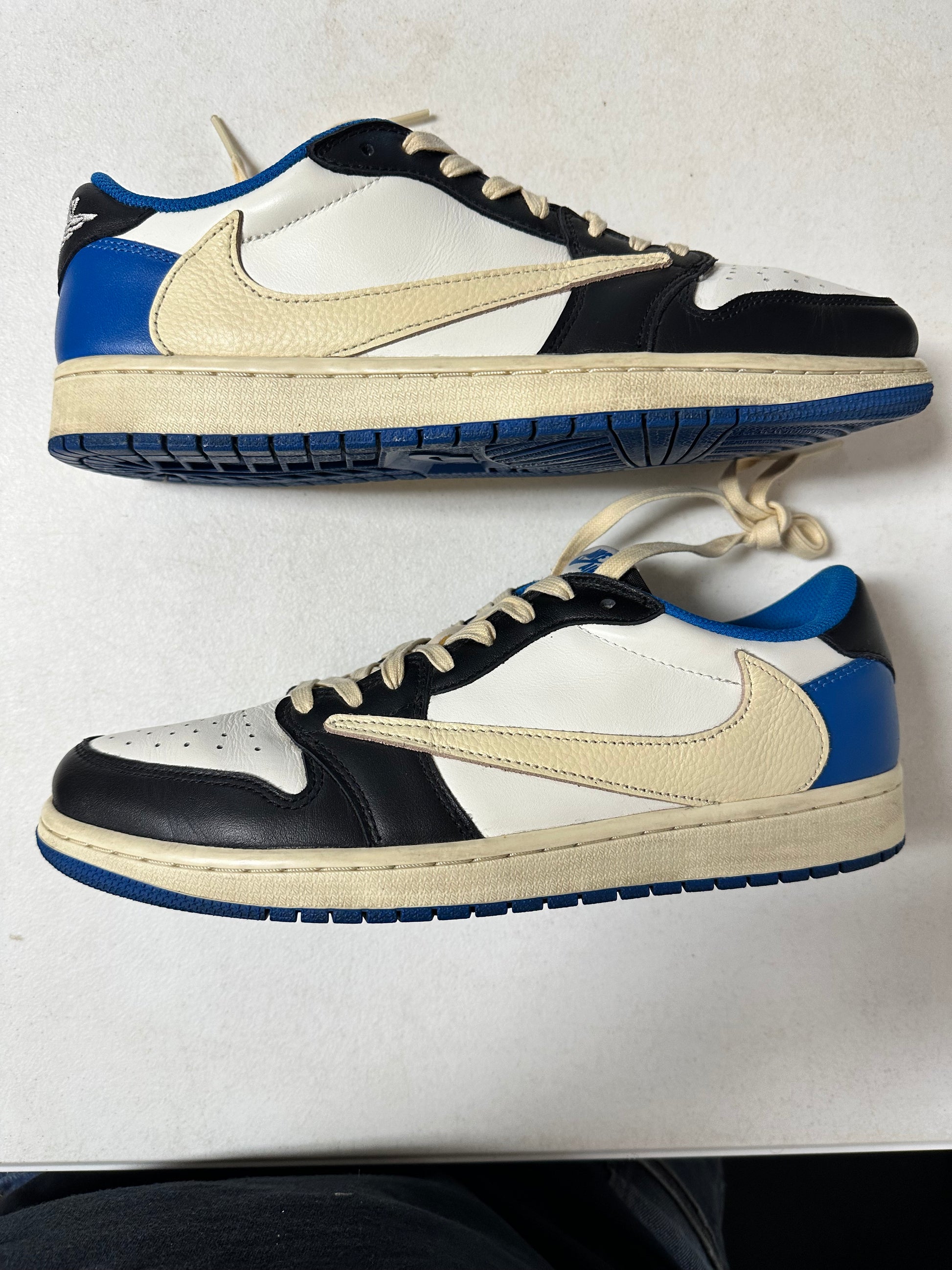 Jordan 1 Retro Low OG SP Fragment x Travis Scott