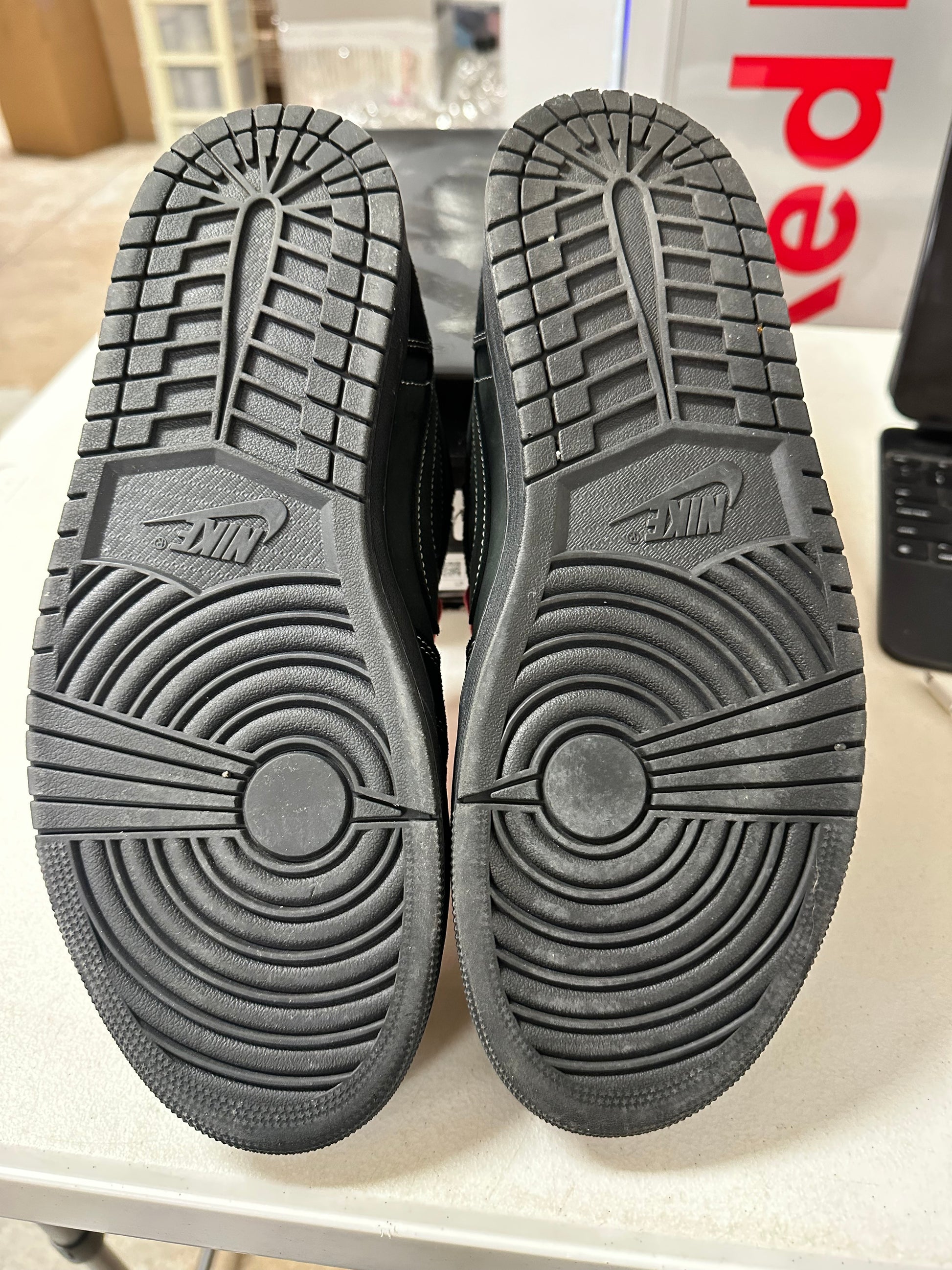 JORDAN 1 LOW TRAVIS SCOTT PHANTOM