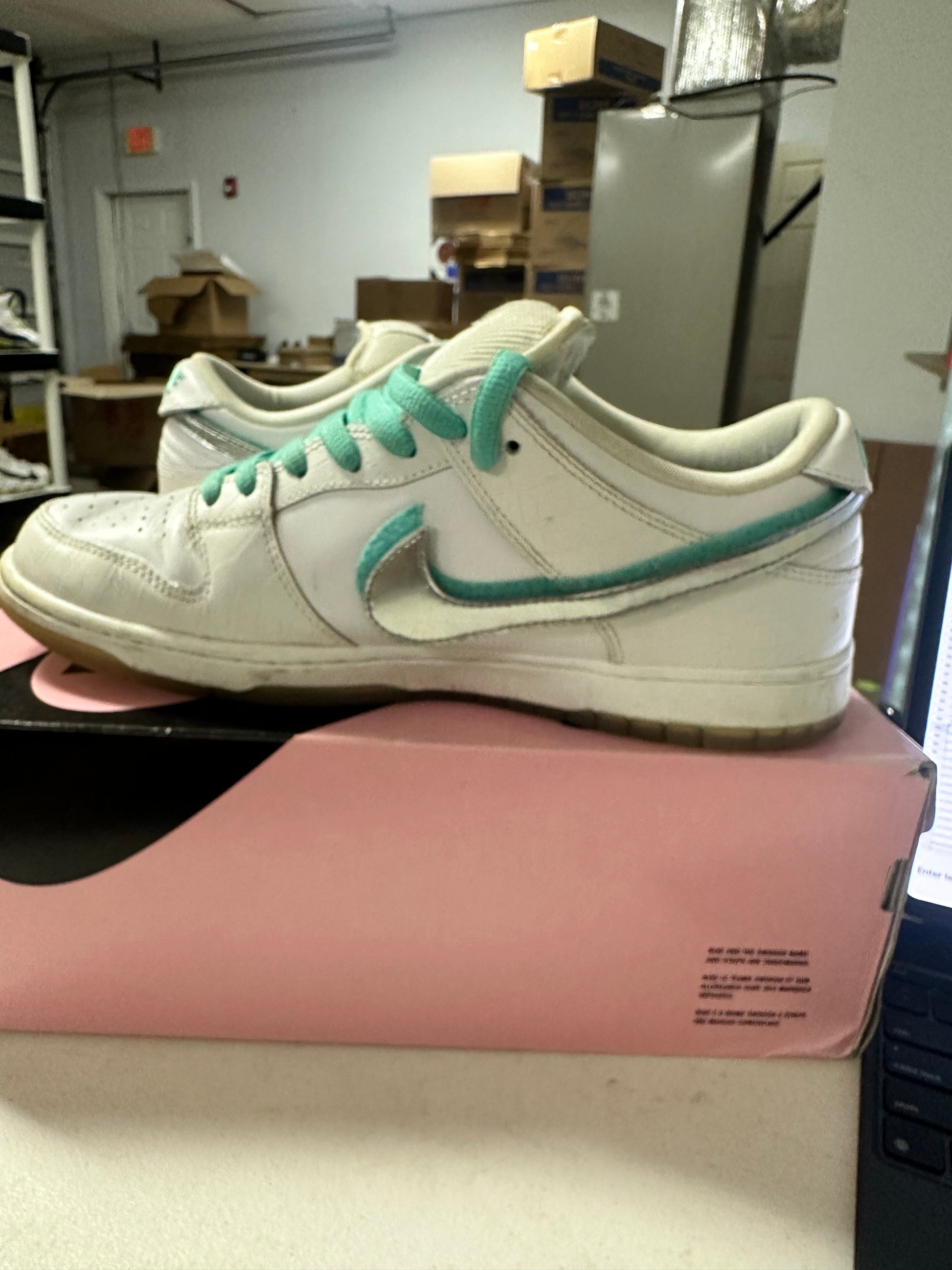 NIKE SB DUNK LOW DIAMOND SUPPLY CO. WHITE