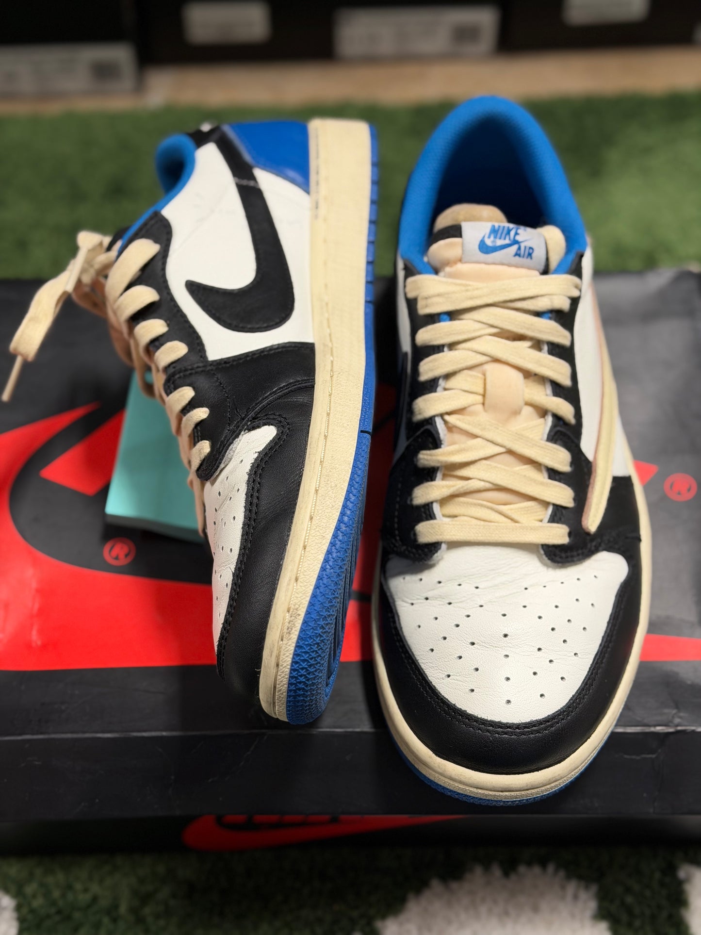 Jordan 1 Retro Low OG SP Fragment x Travis Scott