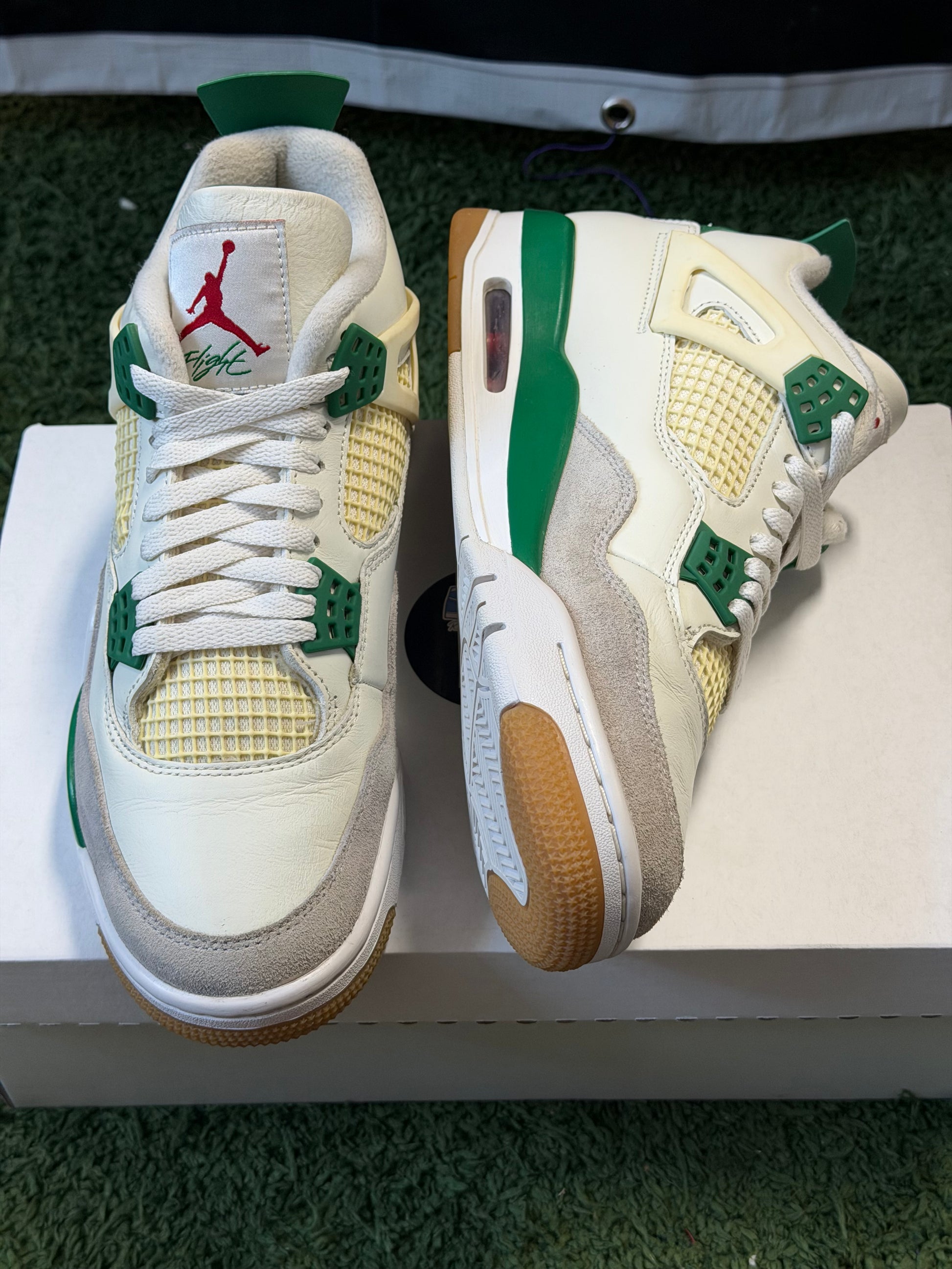 Jordan 4 Retro SB Pine Green