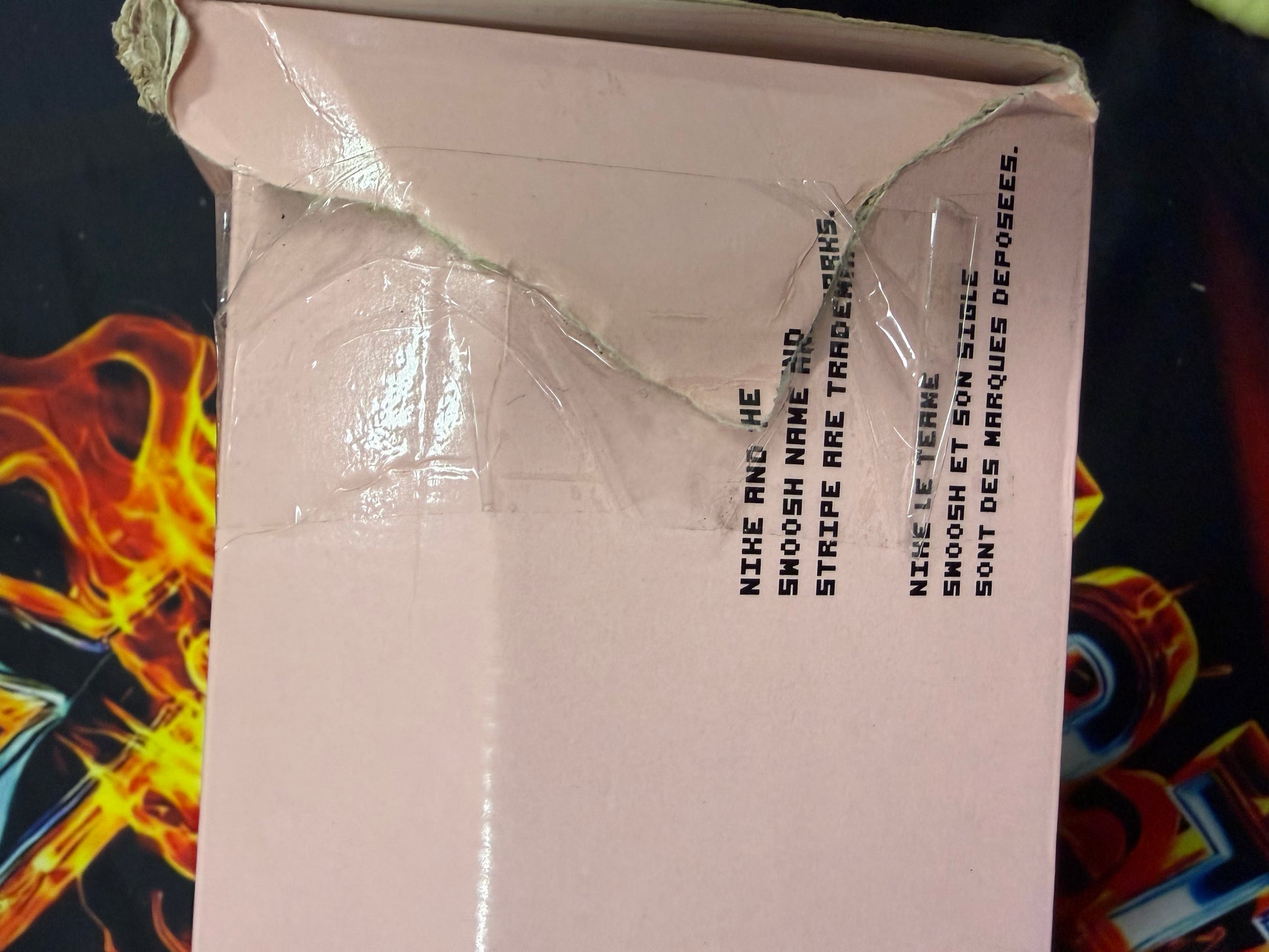 NIKE SB DUNK LOW DIAMOND SUPPLY CO.