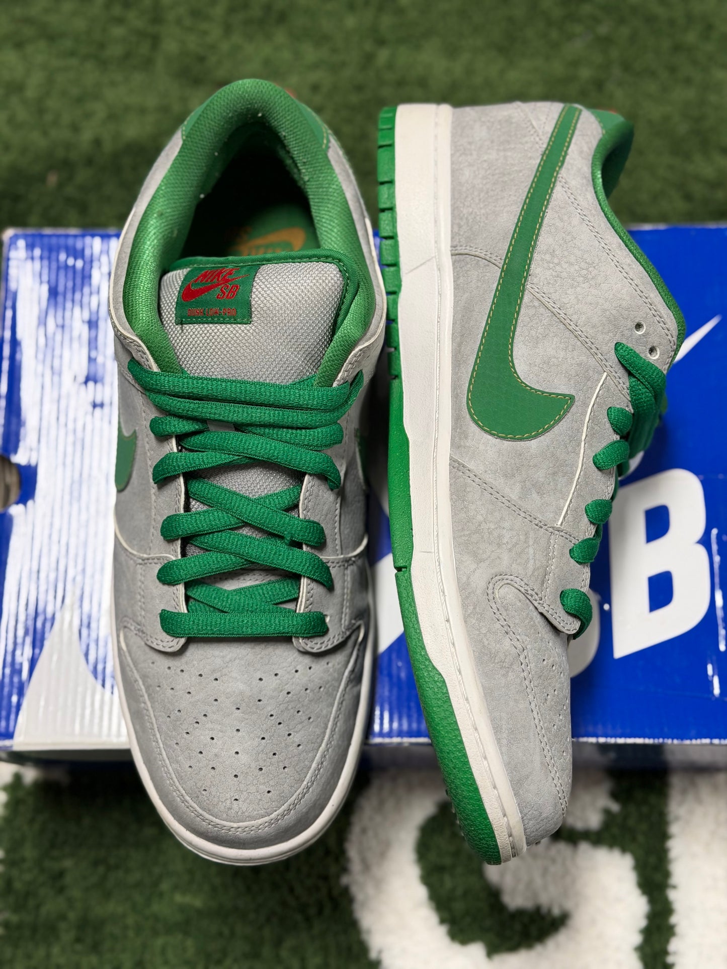 Nike SB Dunk Low Medusa