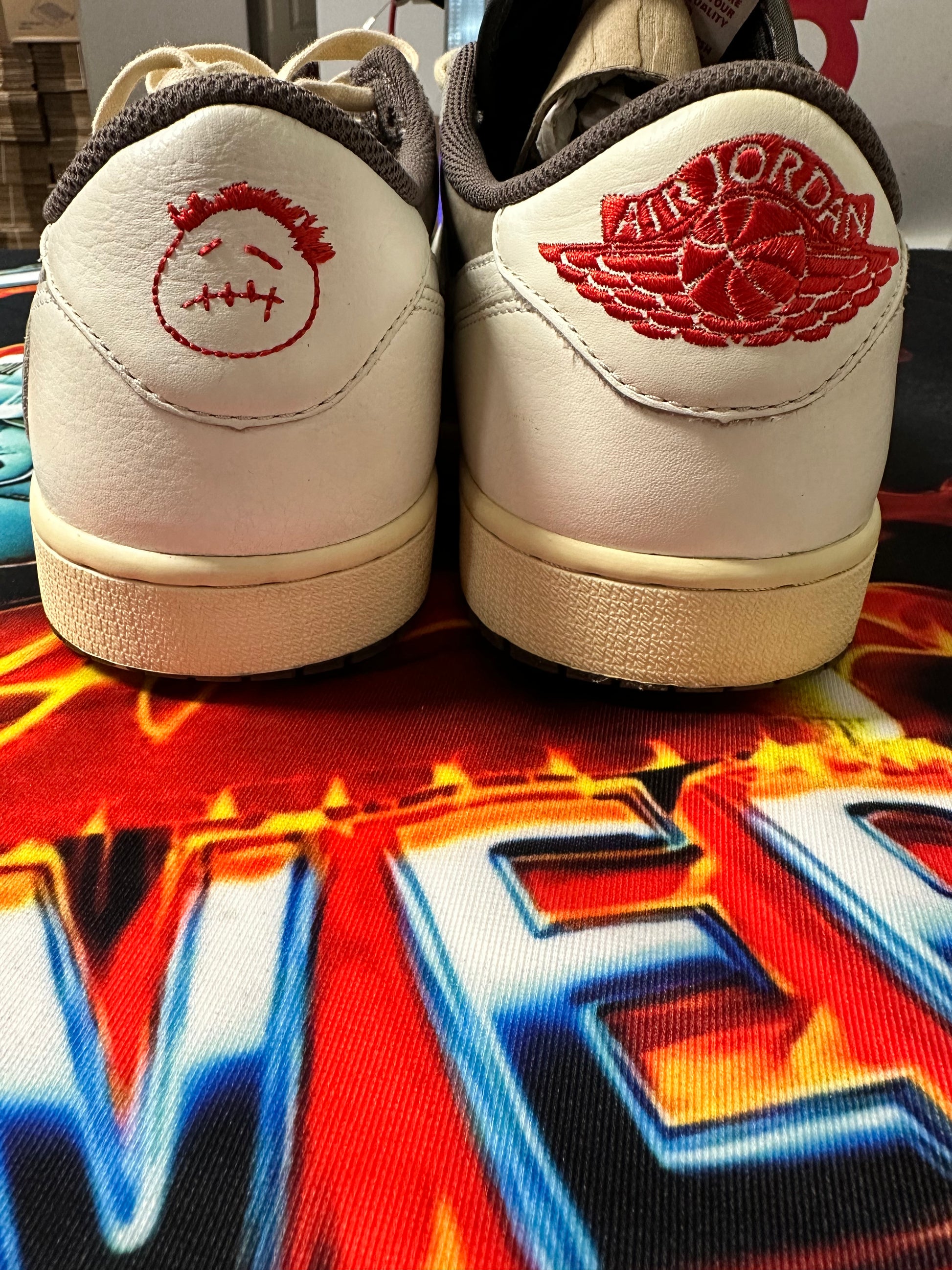 JORDAN 1 LOW TRAVIS SCOTT REVERSE MOCHA