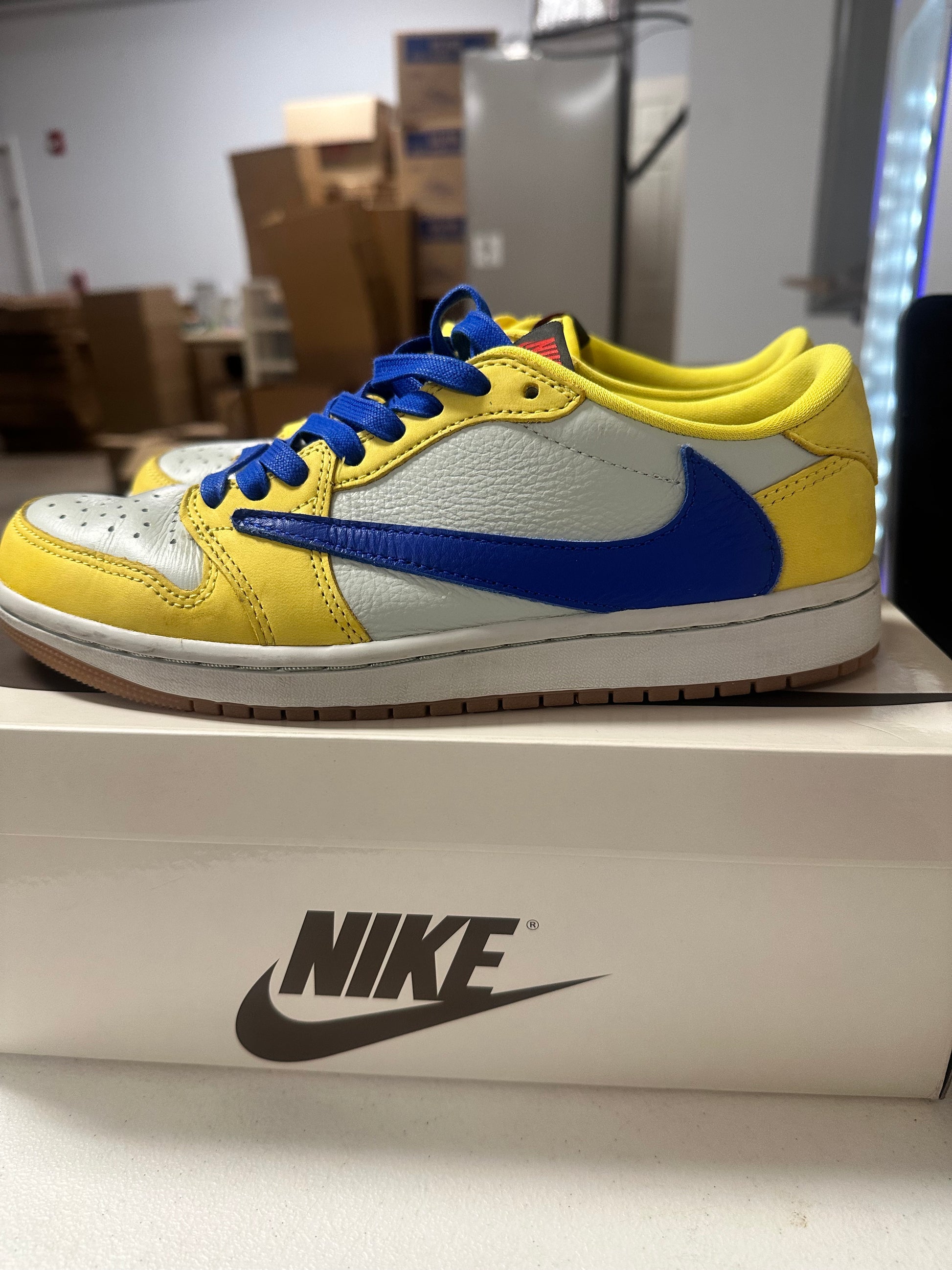 JORDAN 1 LOW TRAVIS SCOTT CANARY