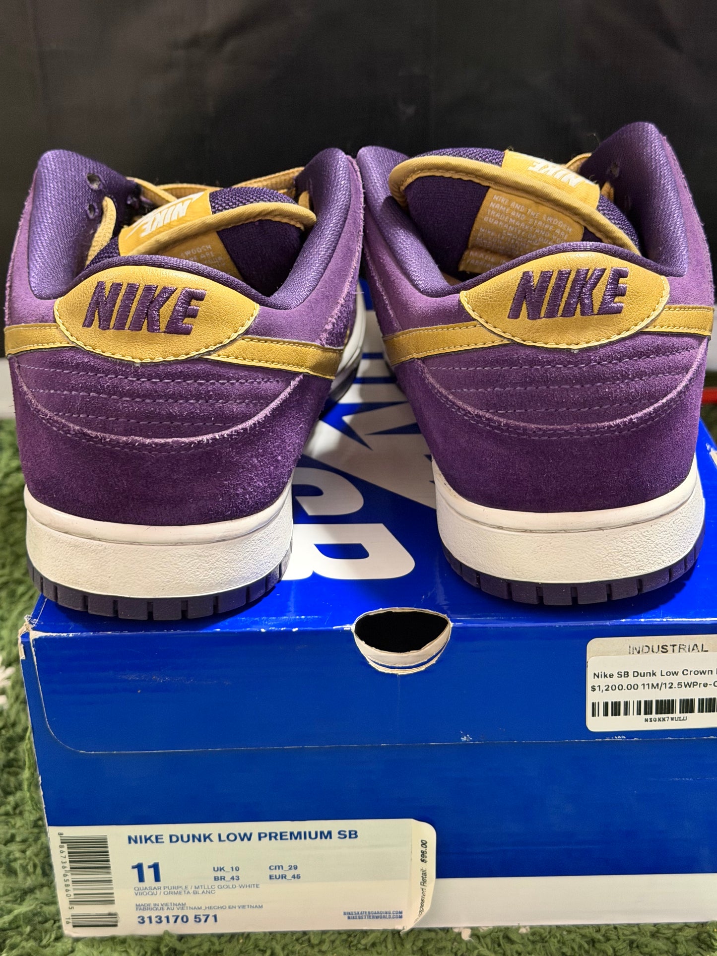 Nike SB Dunk Low Crown Royal