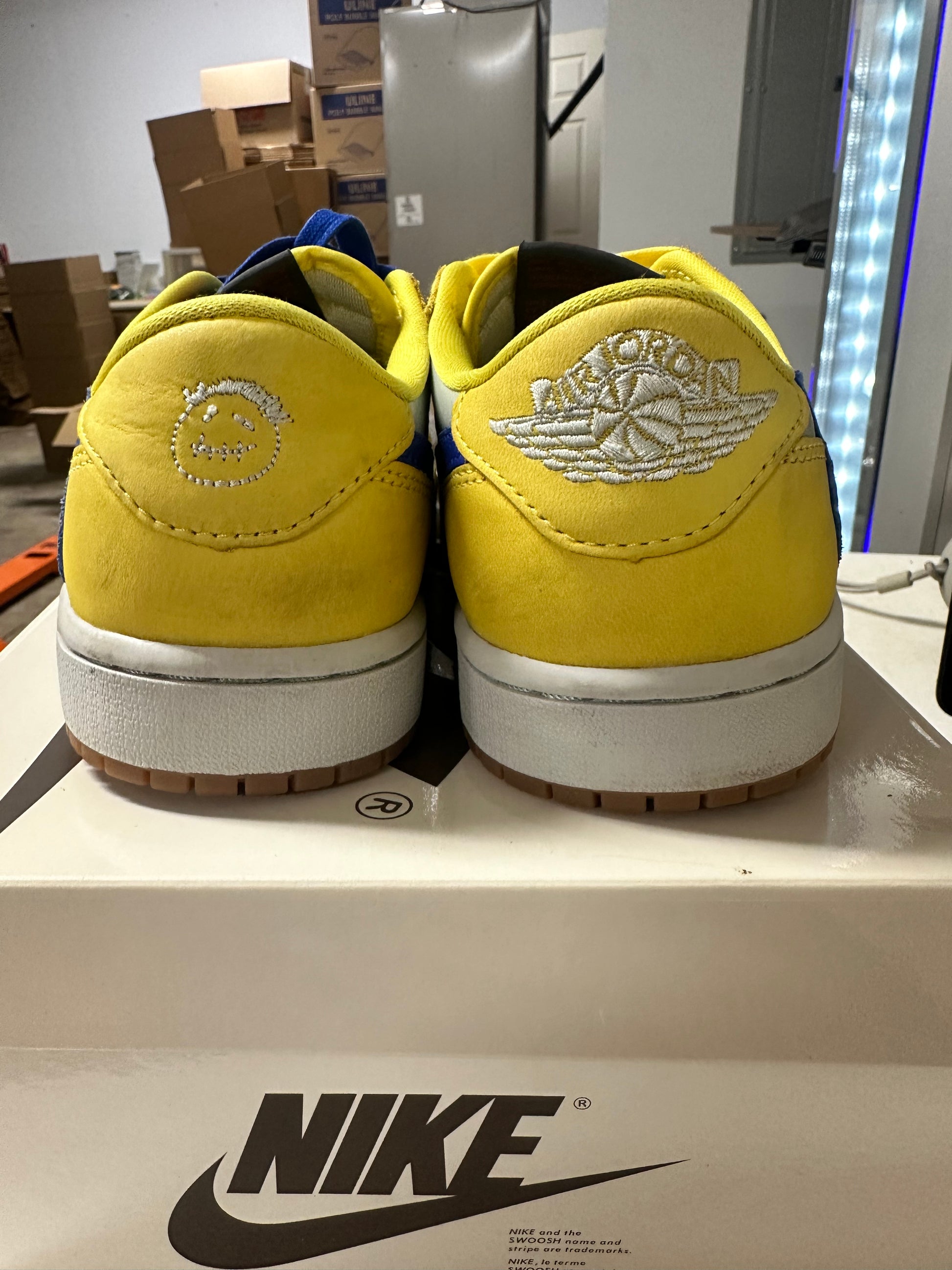 JORDAN 1 LOW TRAVIS SCOTT CANARY
