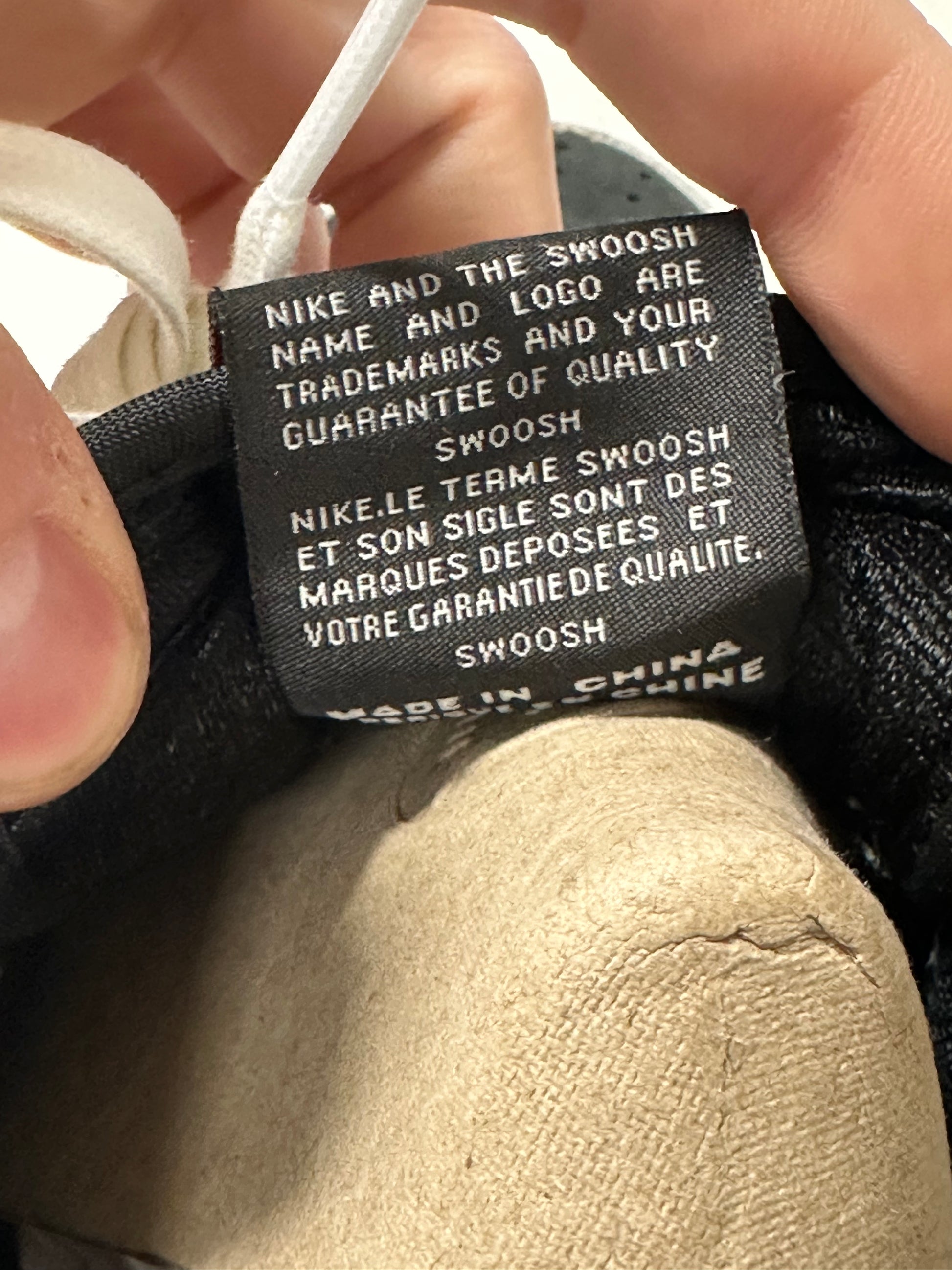 JORDAN 1 LOW TRAVIS SCOTT OLIVE