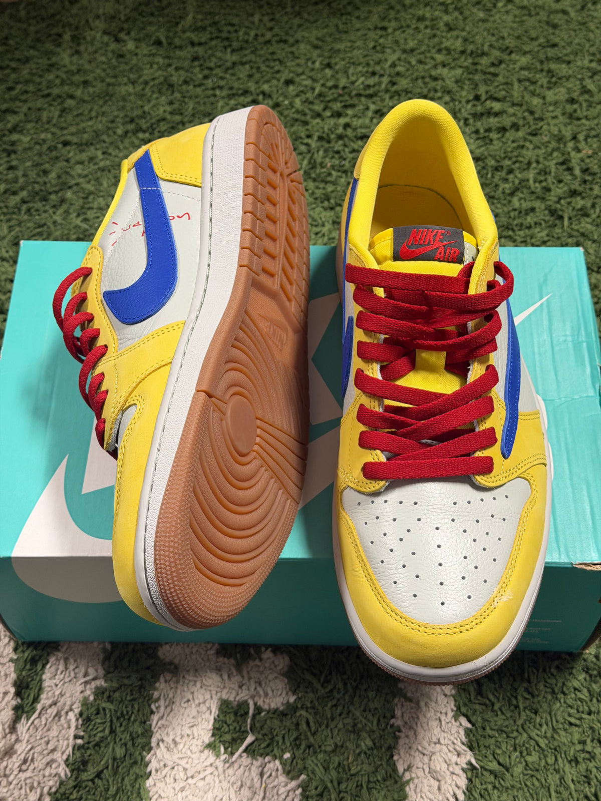 Jordan 1 Retro Low OG SP Travis Scott Canary (Women's)