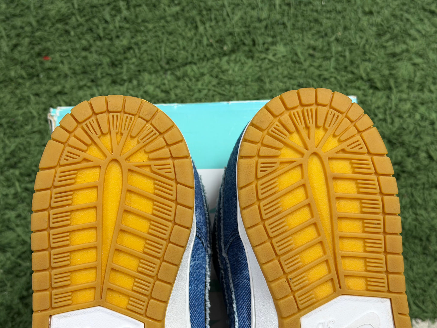Nike SB Dunk Low Rivals Pack (East)