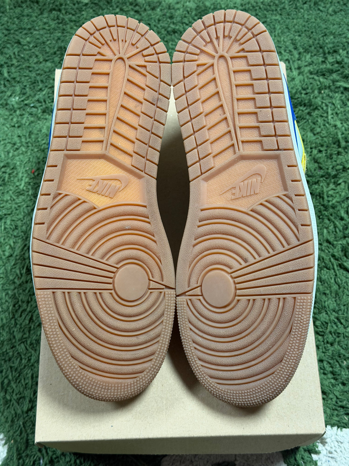 Jordan 1 Retro Low OG SP Travis Scott Canary (Women's) MIS MATCH SIZES