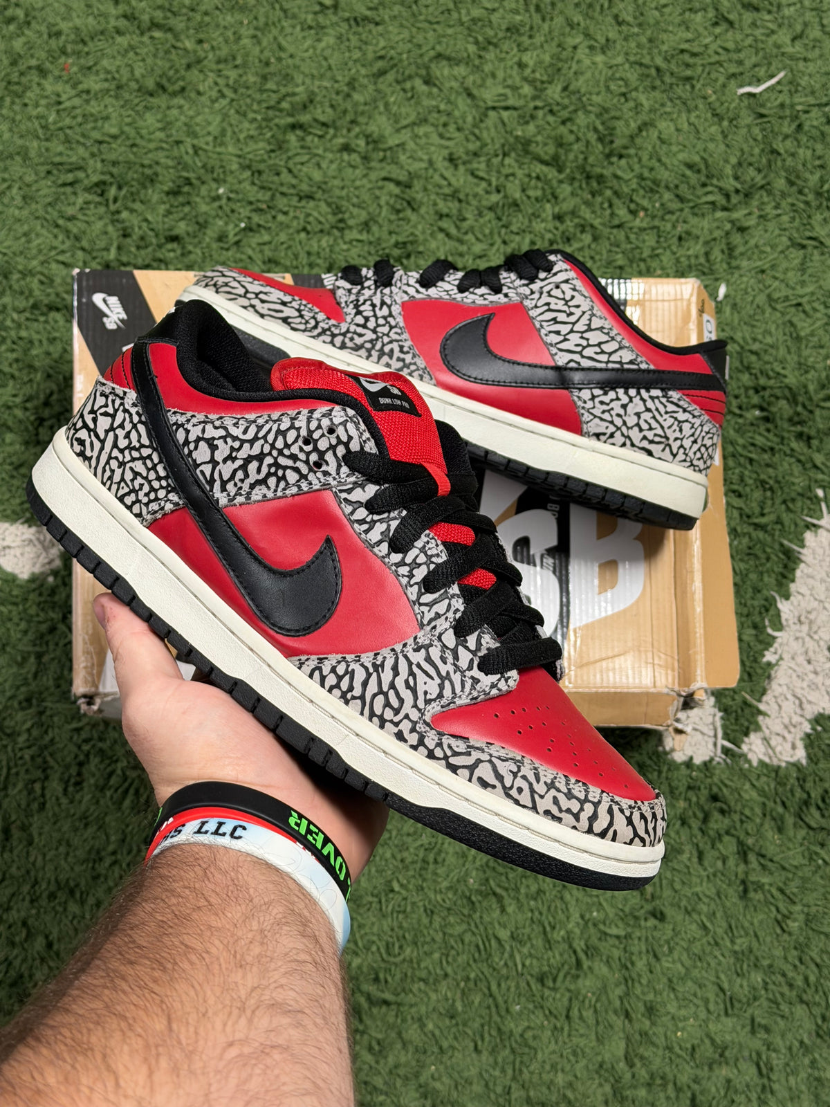 Nike SB Dunk Low Supreme Red Cement (2012)