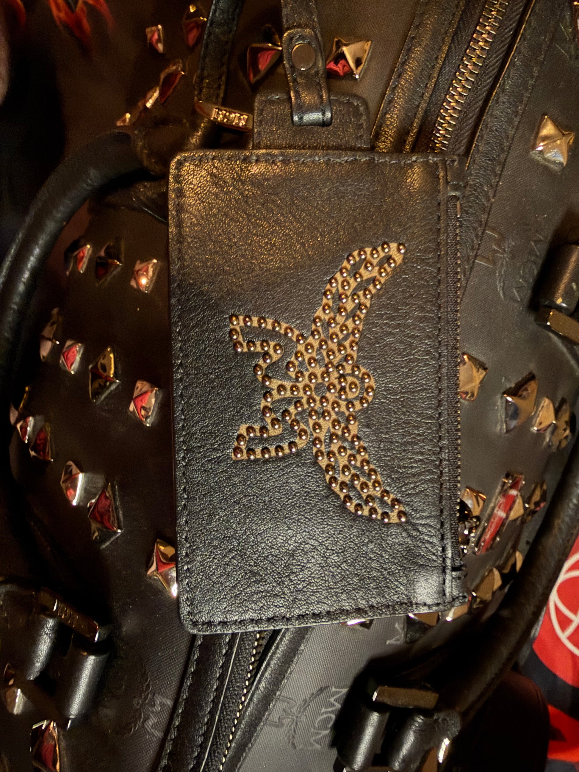 MCM STUDDED TRAVLER VISETOS